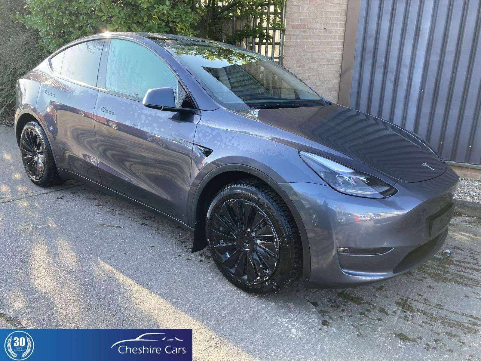 A 2022 TESLA MODEL Y (Dual Motor) Long Range SUV 5dr Electric Auto 4WDE (384 bhp) A 2022 TESLA MODEL Y (Dual Motor) Long Range SUV 5dr Electric Auto 4WDE (384 bhp)