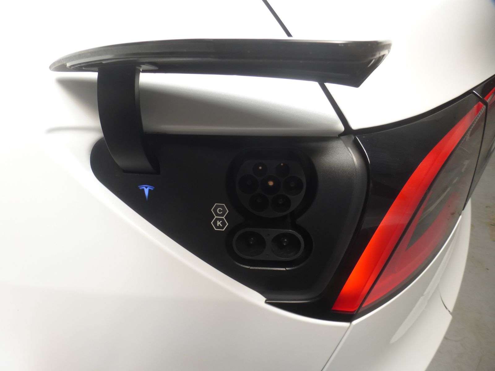 A 2022 TESLA MODEL Y (Dual Motor) Long Range SUV 5dr Electric Auto 4WDE (384 bhp) A 2022 TESLA MODEL Y (Dual Motor) Long Range SUV 5dr Electric Auto 4WDE (384 bhp)