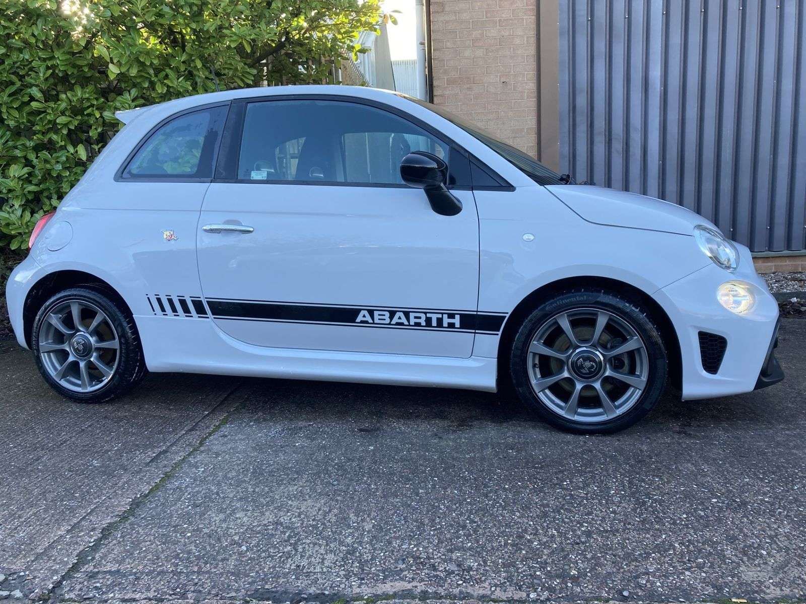 2022 ABARTH 595 2022 ABARTH 595