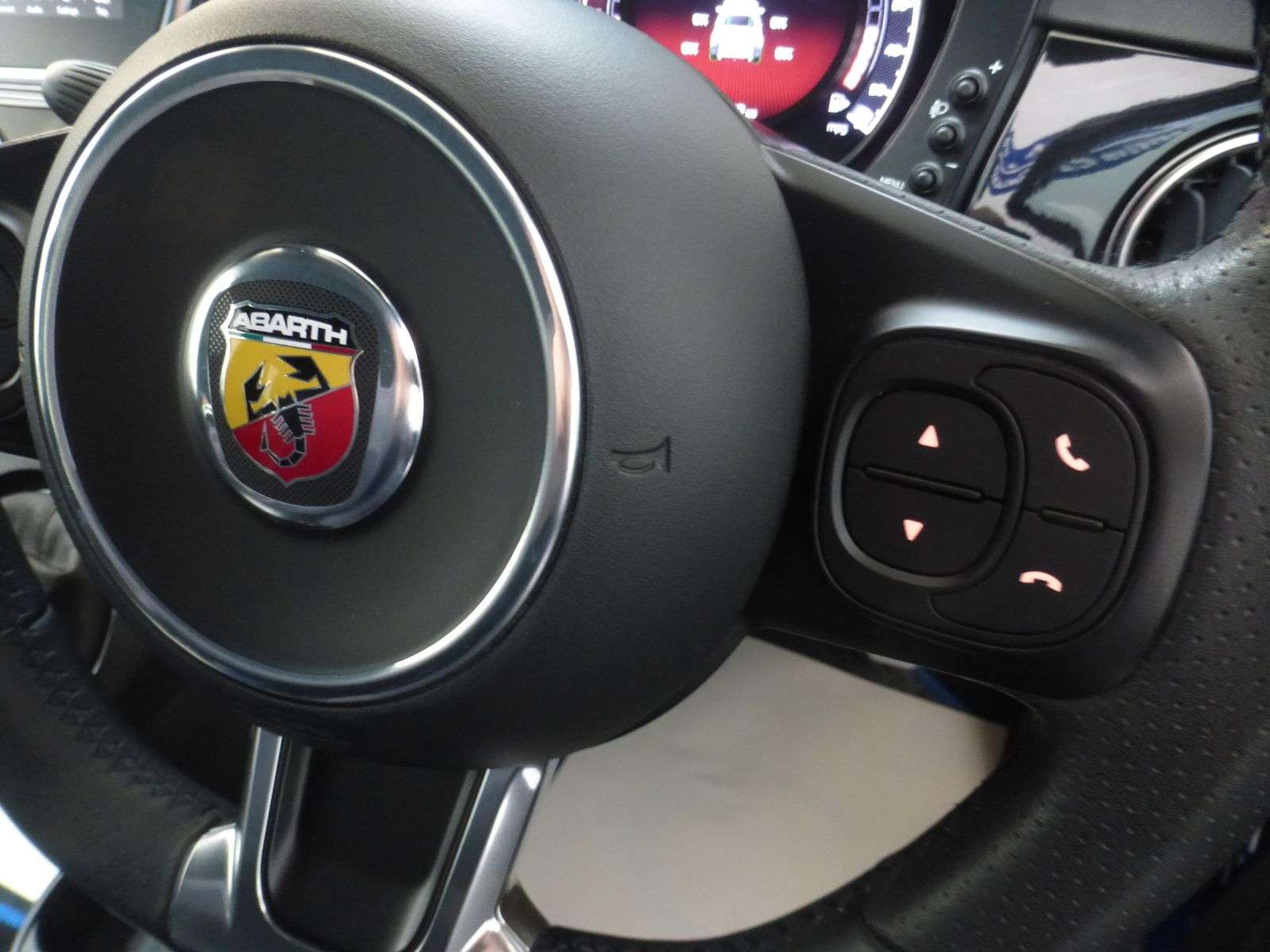2020 ABARTH 595 2020 ABARTH 595