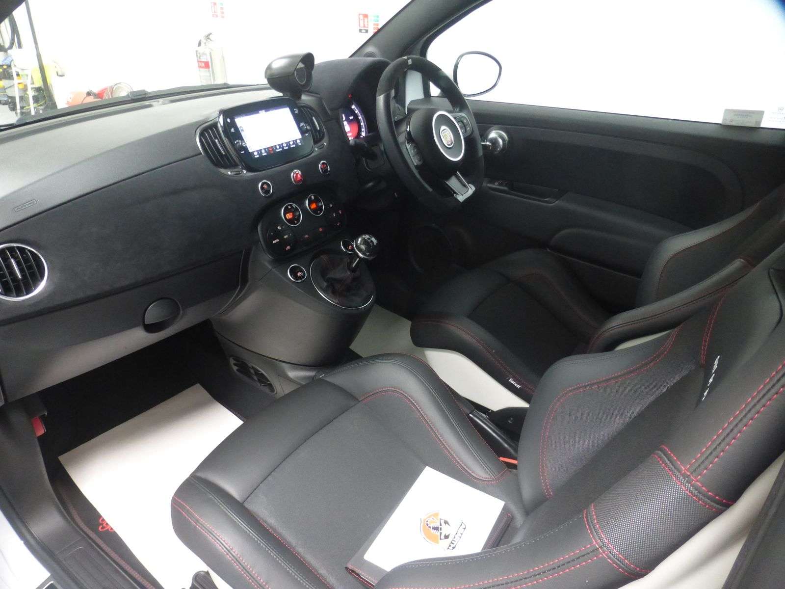 A 2022 ABARTH 695 1.4 T-Jet EsseEsse Hatchback 3dr Petrol Manual Euro 6 (180 bhp) A 2022 ABARTH 695 1.4 T-Jet EsseEsse Hatchback 3dr Petrol Manual Euro 6 (180 bhp)