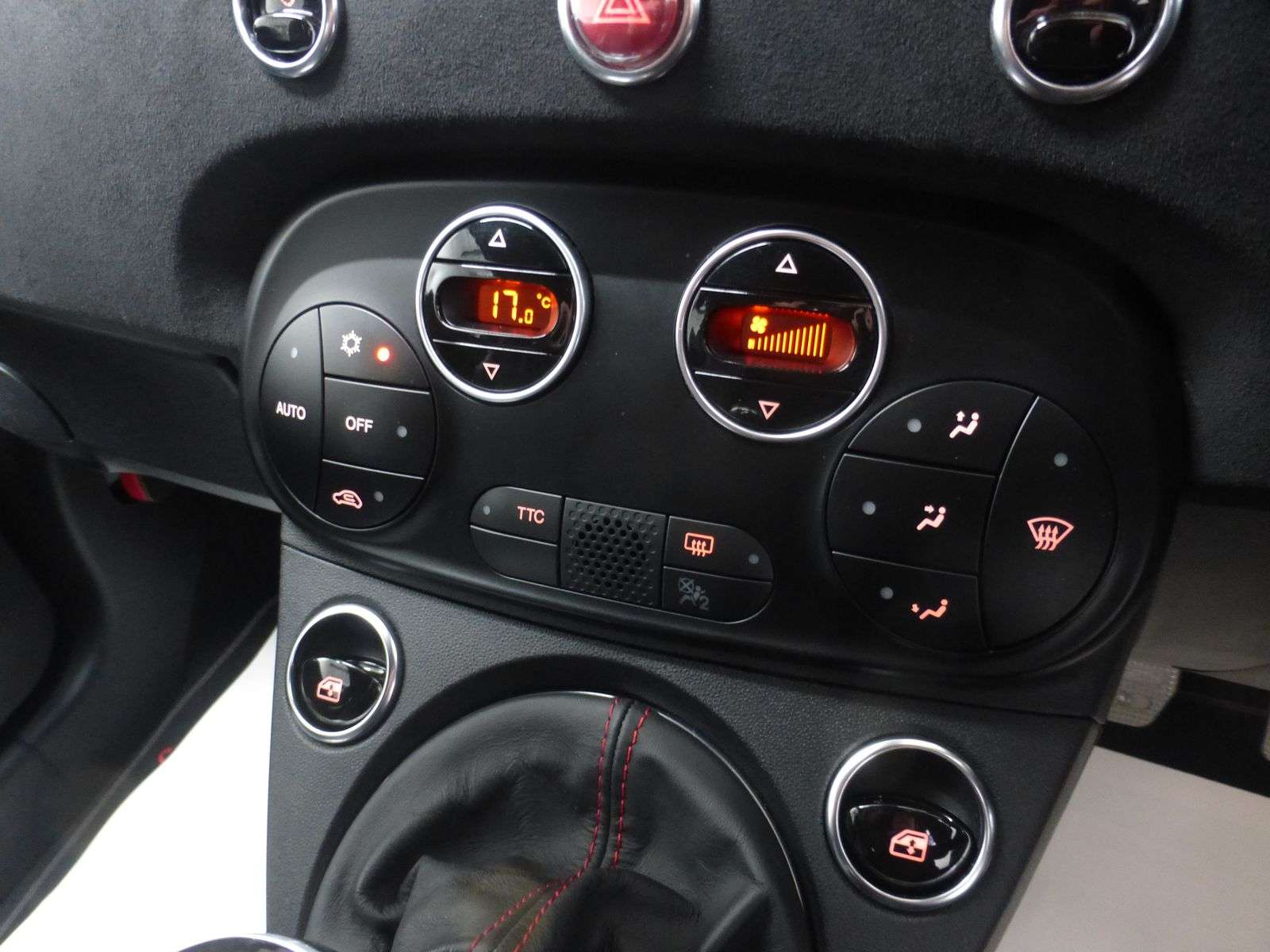 2022 ABARTH 695 2022 ABARTH 695
