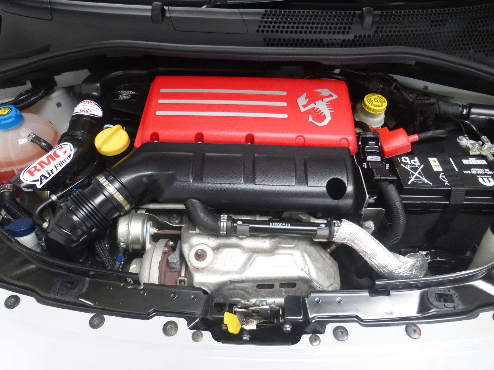 2022 ABARTH 695 2022 ABARTH 695