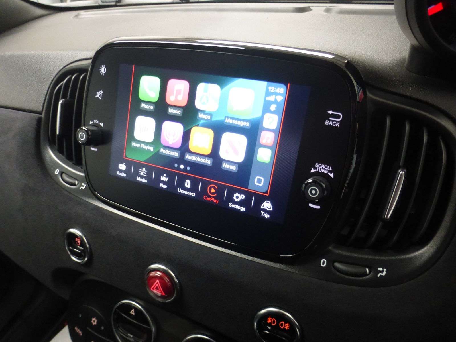 2022 ABARTH 695 2022 ABARTH 695