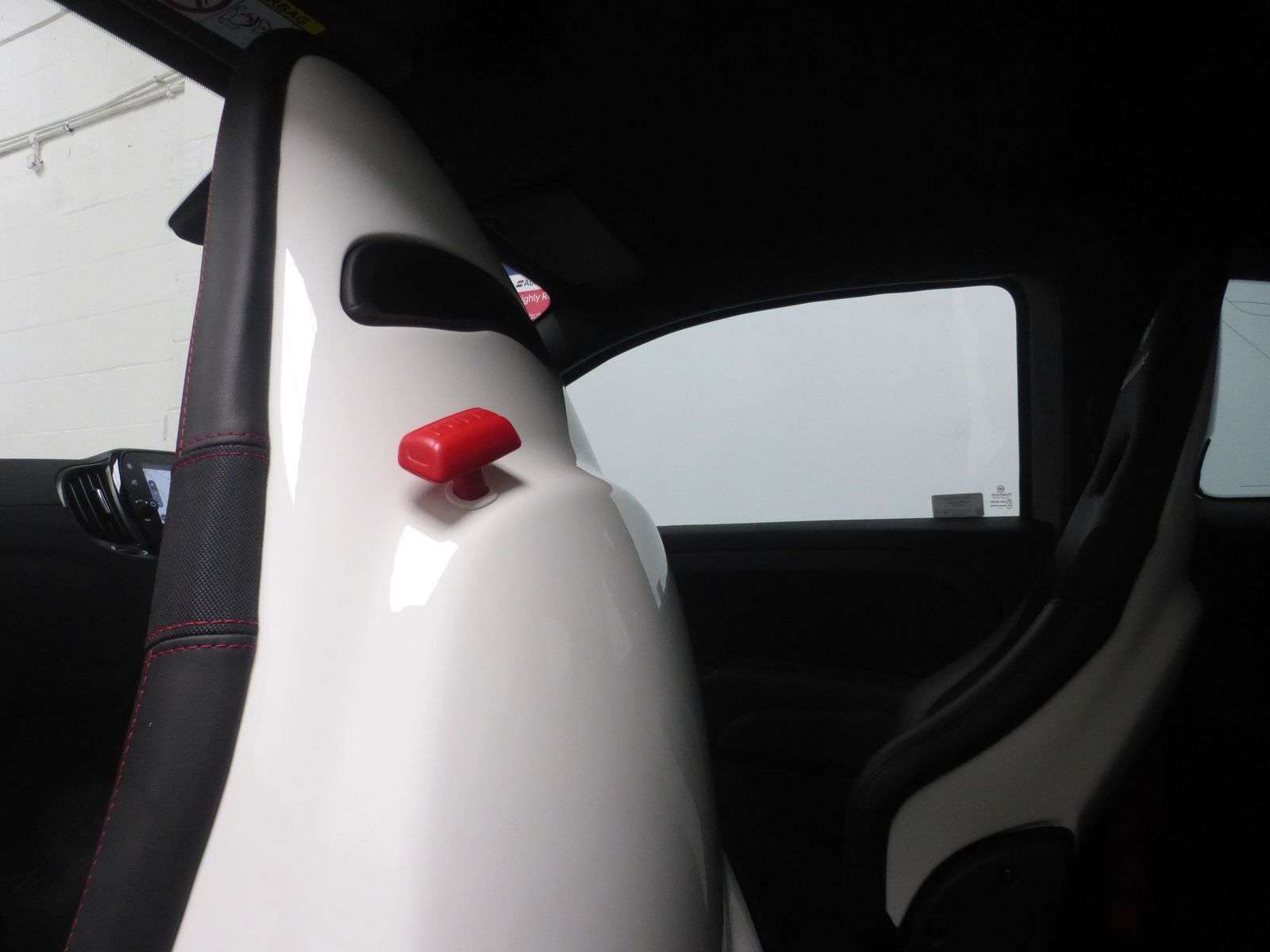 2022 ABARTH 695 2022 ABARTH 695