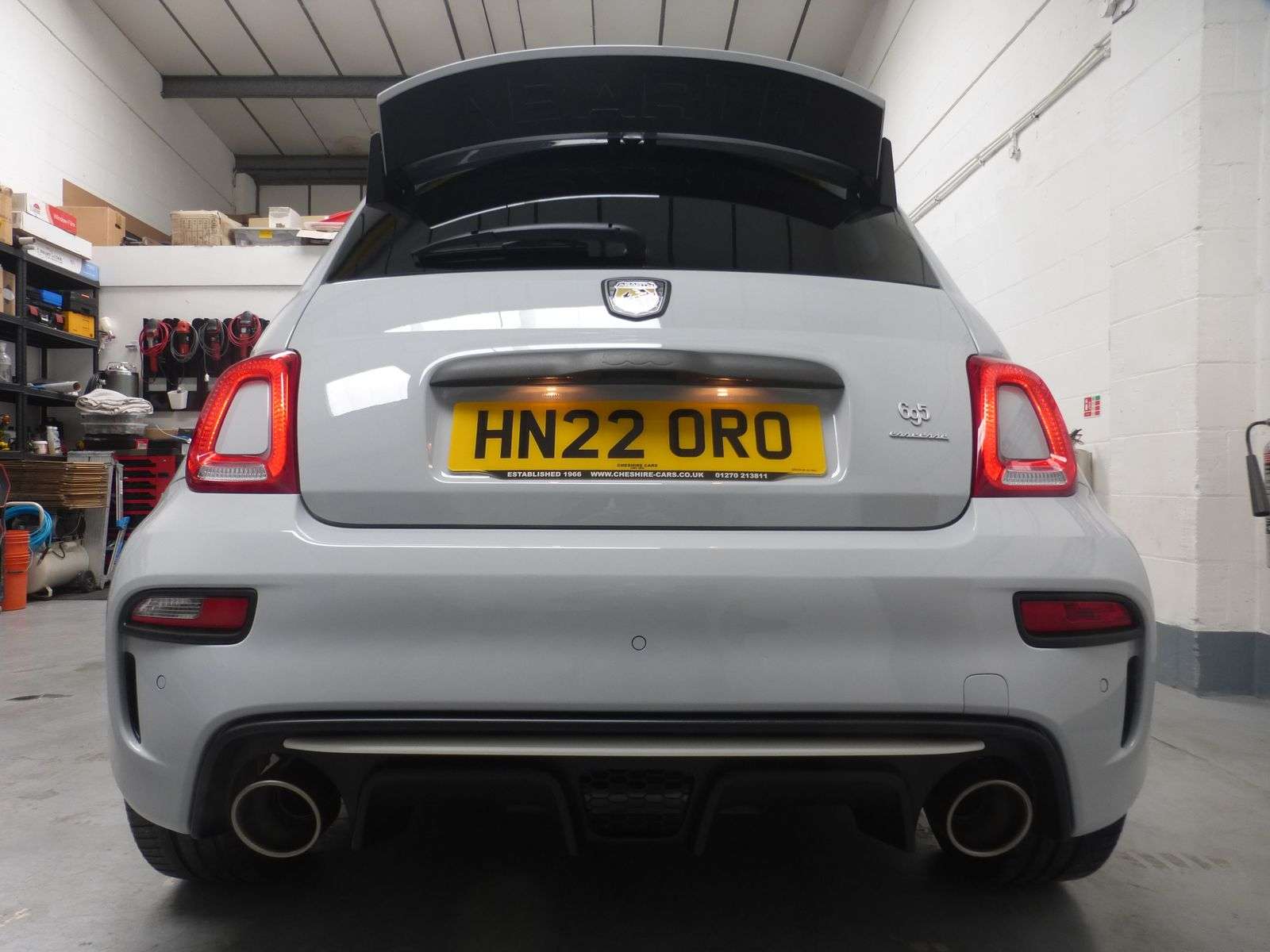 2022 ABARTH 695 2022 ABARTH 695