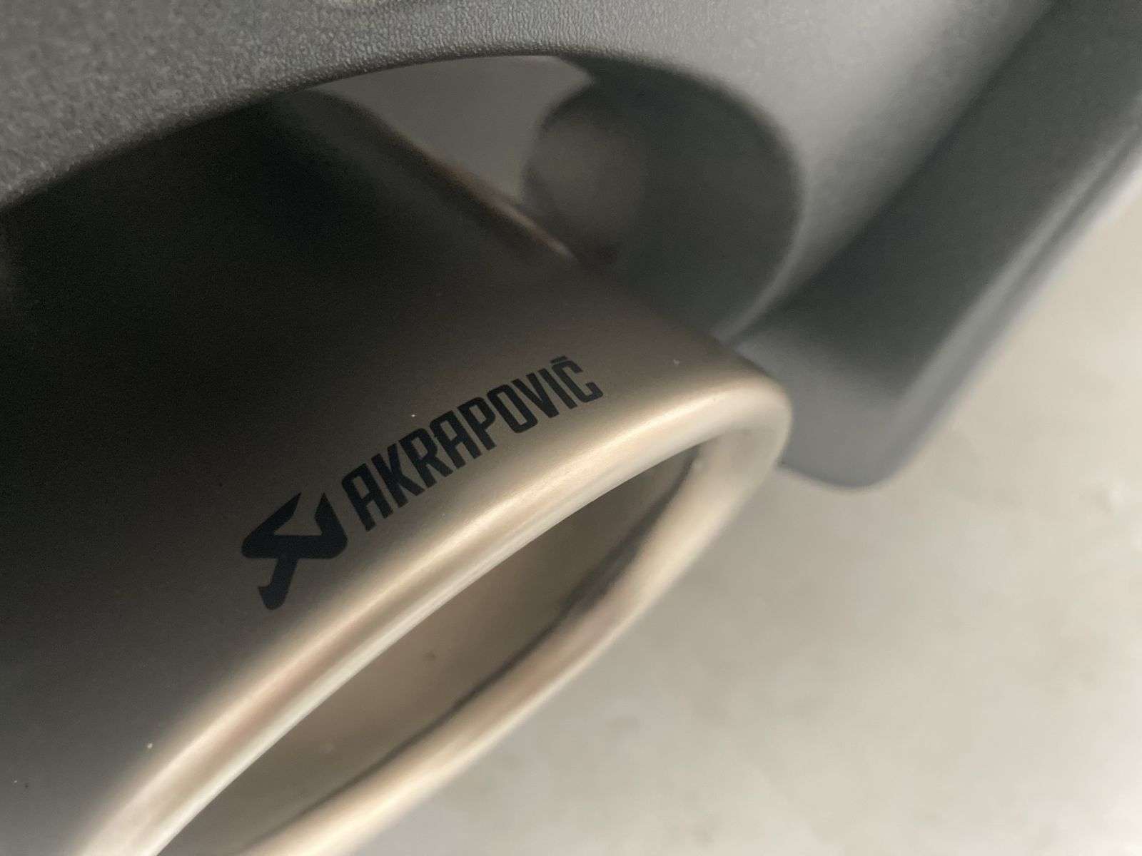 2022 ABARTH 695 2022 ABARTH 695
