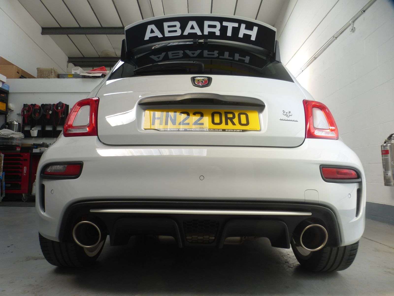 2022 ABARTH 695 2022 ABARTH 695