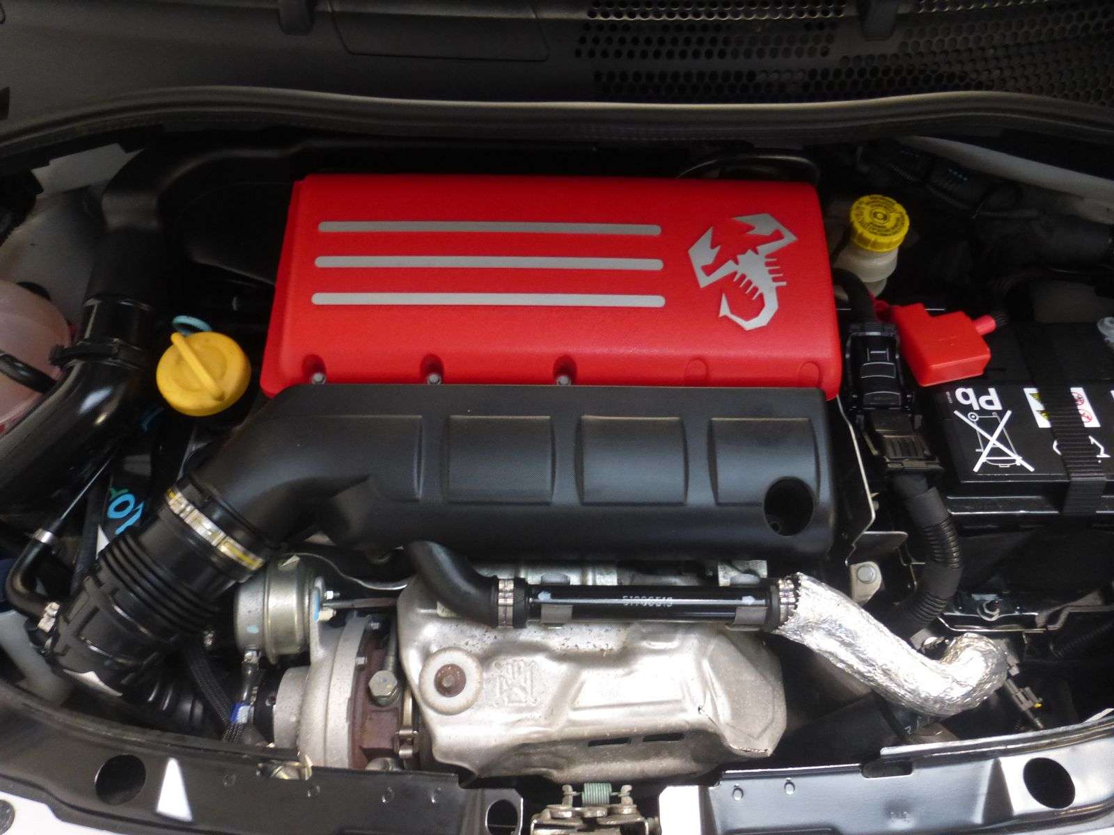 2022 ABARTH 595 2022 ABARTH 595