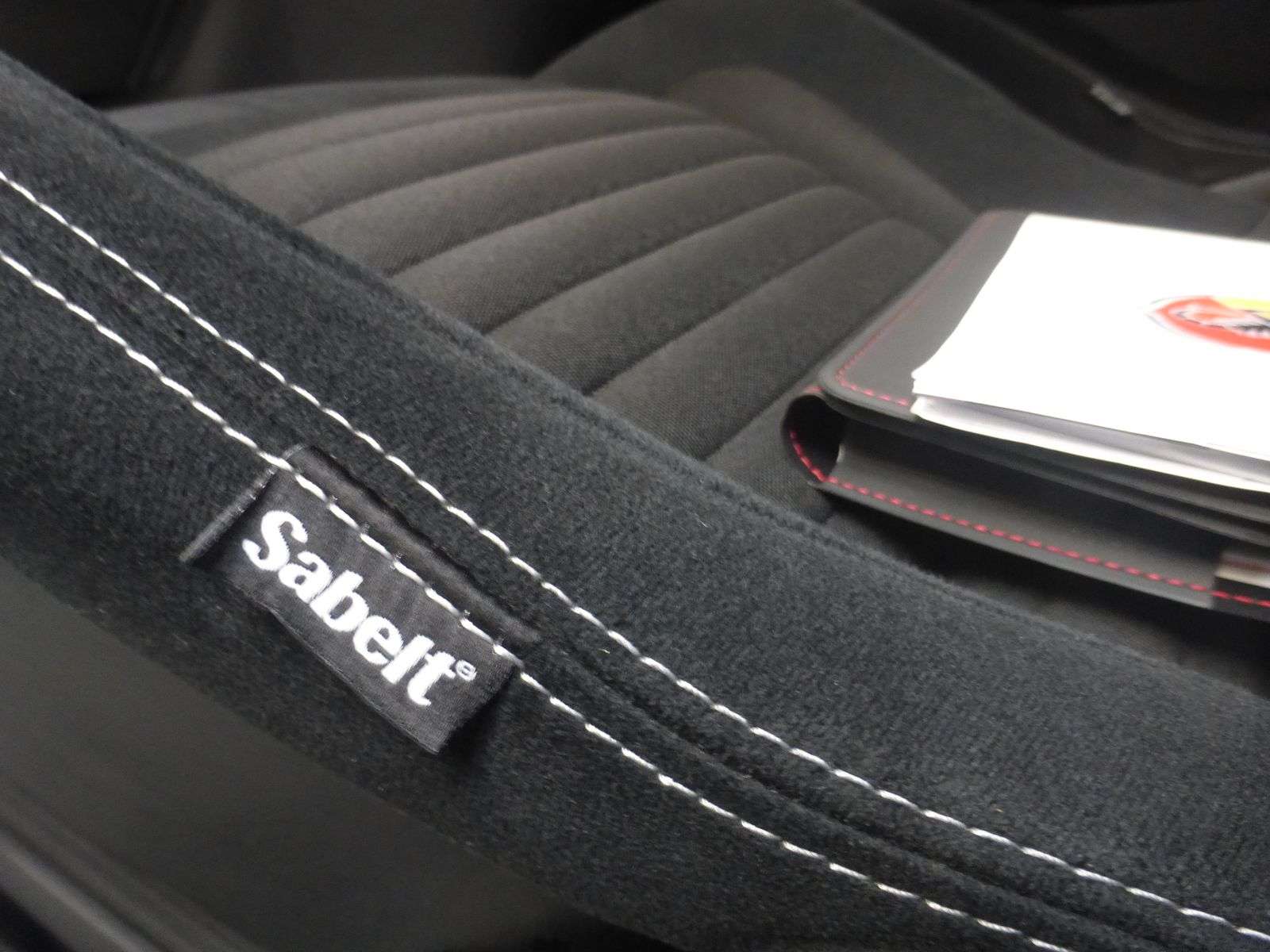 2022 ABARTH 595 2022 ABARTH 595