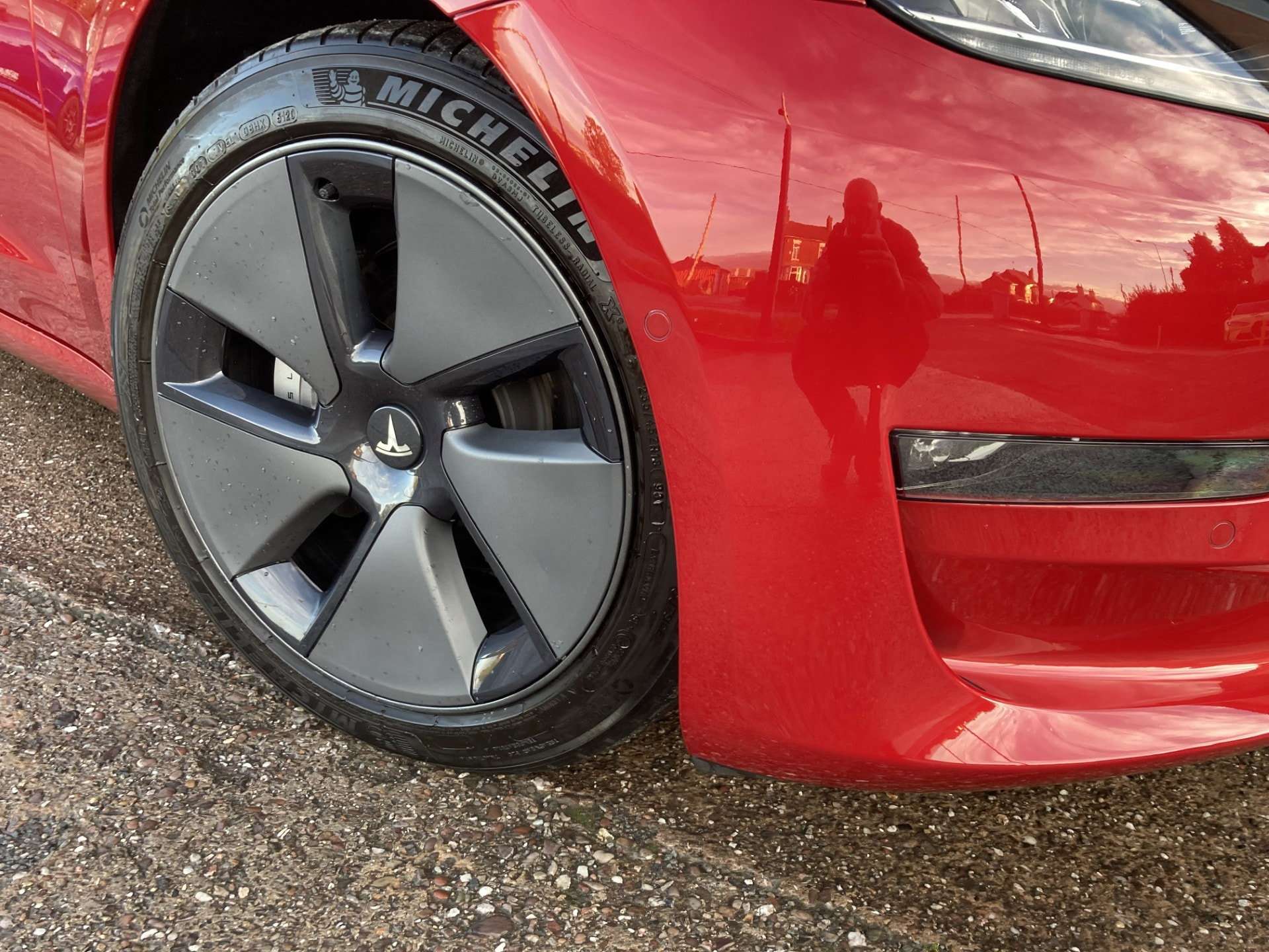 A 2021 TESLA MODEL 3 (Dual Motor) Long Range Saloon 4dr Electric Auto 4WDE (346 ps) A 2021 TESLA MODEL 3 (Dual Motor) Long Range Saloon 4dr Electric Auto 4WDE (346 ps)
