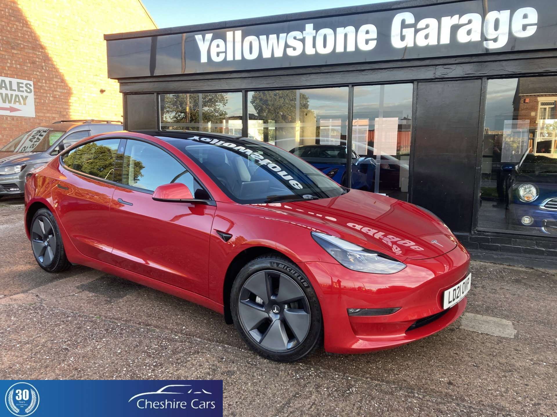 A 2021 TESLA MODEL 3 (Dual Motor) Long Range Saloon 4dr Electric Auto 4WDE (346 ps) A 2021 TESLA MODEL 3 (Dual Motor) Long Range Saloon 4dr Electric Auto 4WDE (346 ps)