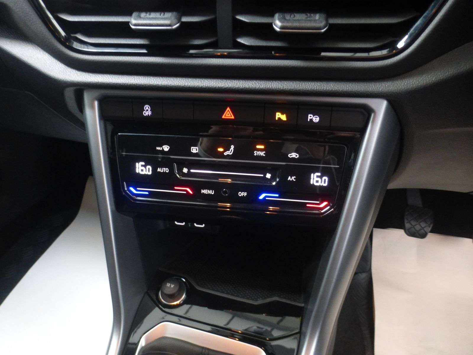 2023 VOLKSWAGEN T-ROC 2023 VOLKSWAGEN T-ROC