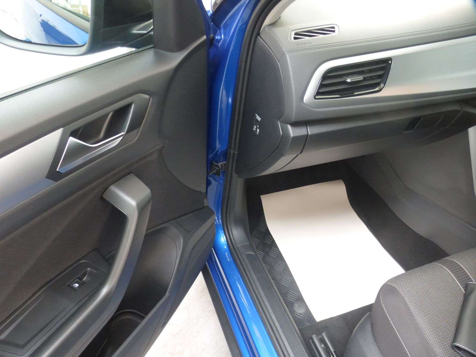 2023 VOLKSWAGEN T-ROC 2023 VOLKSWAGEN T-ROC