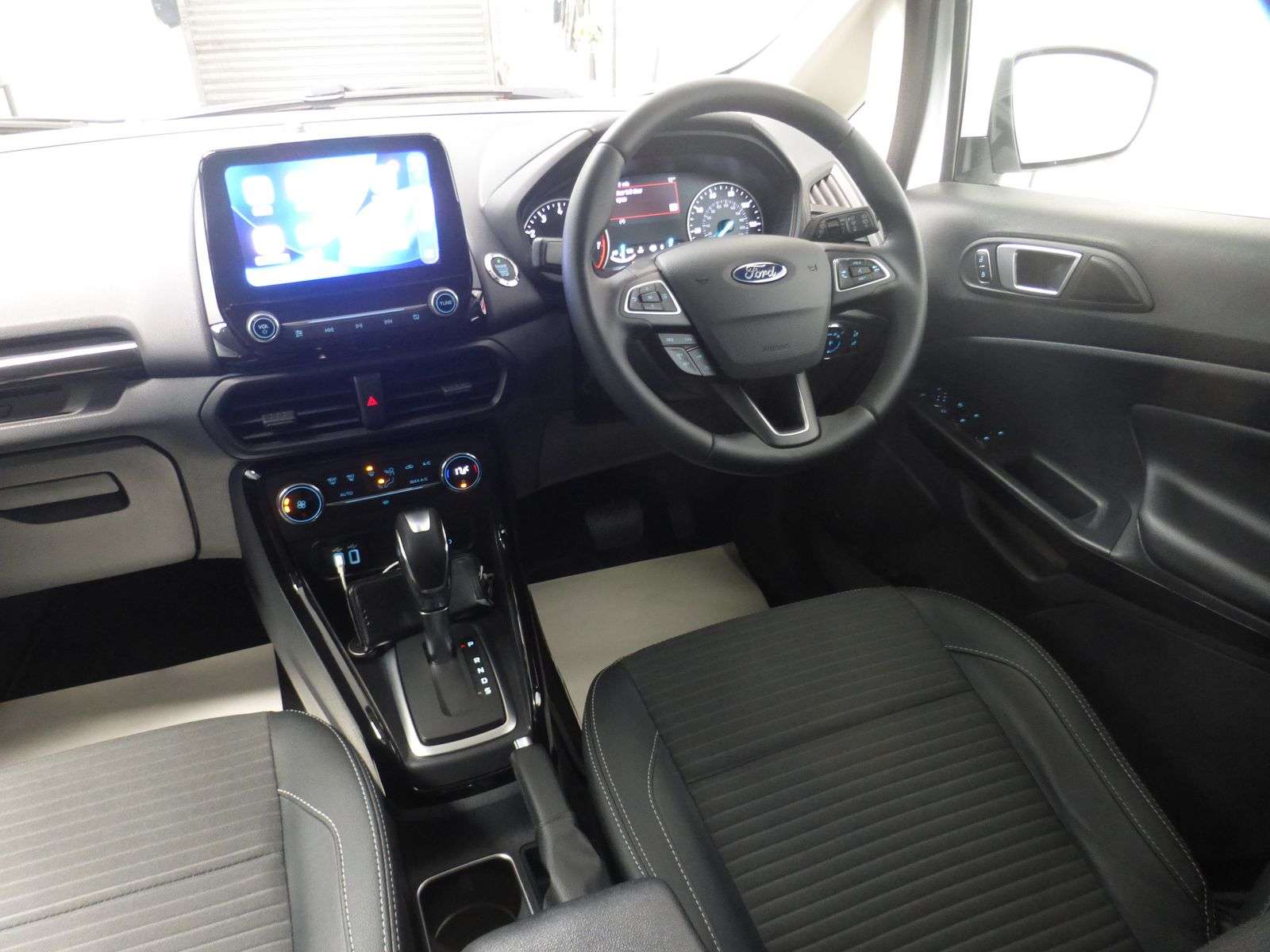 A 2019 FORD ECOSPORT 1.0T EcoBoost GPF Titanium SUV 5dr Petrol Auto Euro 6 (s/s) (125 ps) A 2019 FORD ECOSPORT 1.0T EcoBoost GPF Titanium SUV 5dr Petrol Auto Euro 6 (s/s) (125 ps)