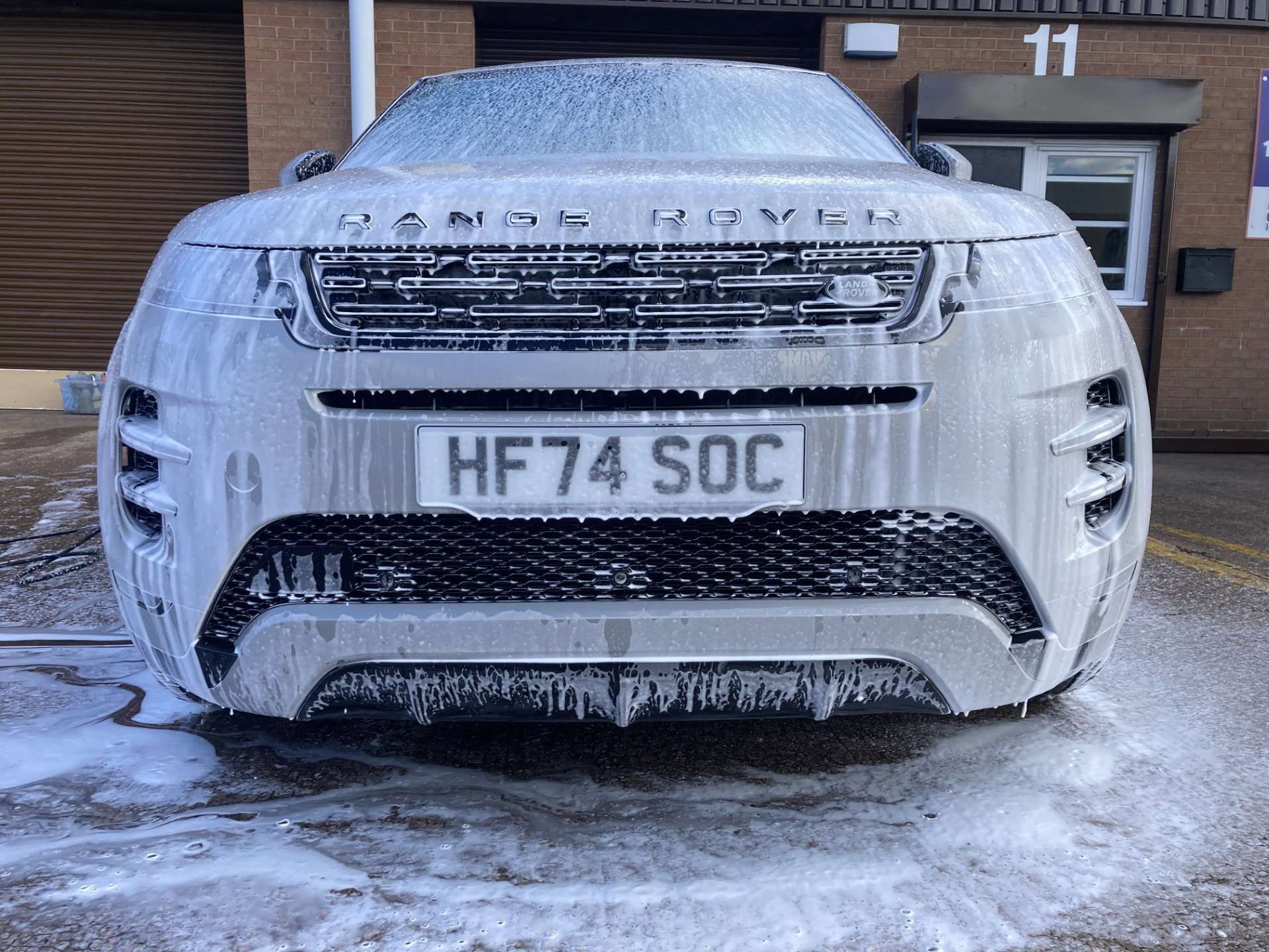 A 2024 LAND ROVER RANGE ROVER EVOQUE 2.0 D200 MHEV Autobiography SUV 5dr Diesel Auto 4WD Euro 6 (s/s) (204 ps) A 2024 LAND ROVER RANGE ROVER EVOQUE 2.0 D200 MHEV Autobiography SUV 5dr Diesel Auto 4WD Euro 6 (s/s) (204 ps)