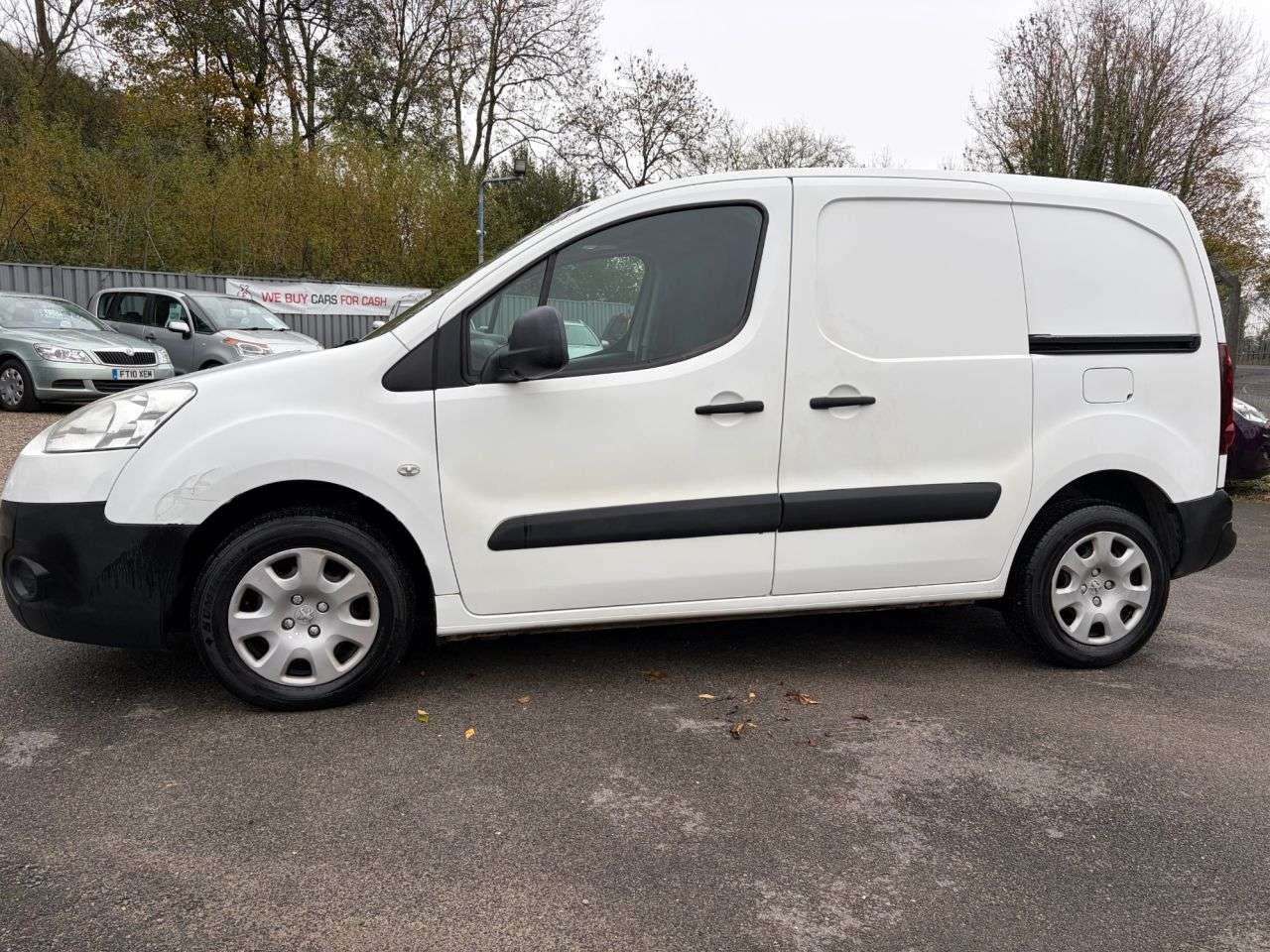 A 2014 PEUGEOT PARTNER 1.6 HDi 850 S Panel Van 4dr Diesel Manual L1, 15 SERVICE STAMPS, FSH, 2 KEY A 2014 PEUGEOT PARTNER 1.6 HDi 850 S Panel Van 4dr Diesel Manual L1, 15 SERVICE STAMPS, FSH, 2 KEY