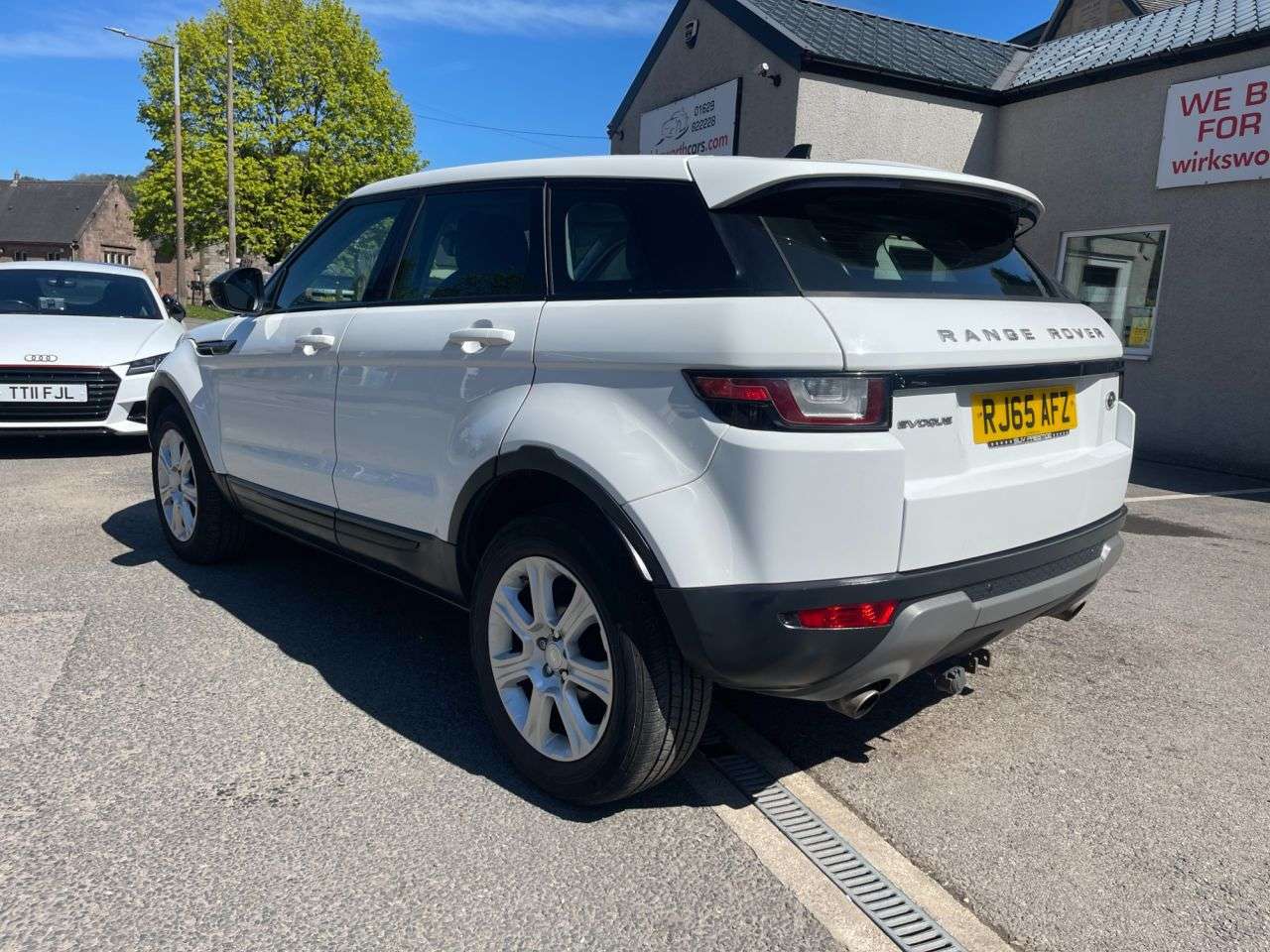 A 2015 LAND ROVER RANGE ROVER EVOQUE 2.0 TD4 SE Tech SUV 5dr Diesel Manual 4WD Euro 6 **NEW TIMING CHAIN** *NEW A 2015 LAND ROVER RANGE ROVER EVOQUE 2.0 TD4 SE Tech SUV 5dr Diesel Manual 4WD Euro 6 **NEW TIMING CHAIN** *NEW