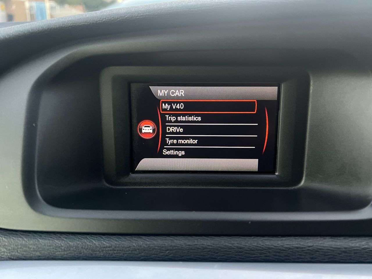 2016 VOLVO V40 2016 VOLVO V40