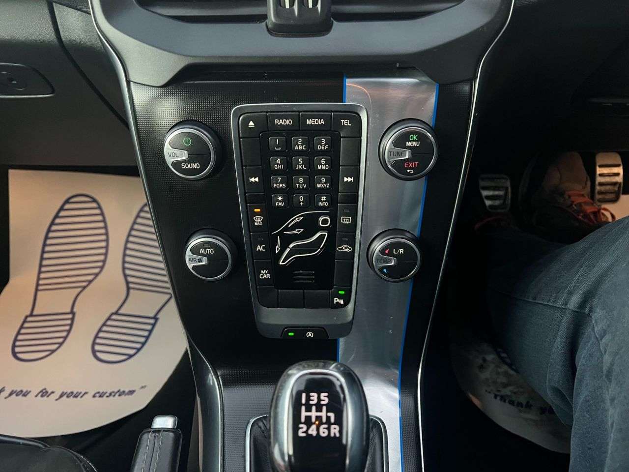 2016 VOLVO V40 2016 VOLVO V40