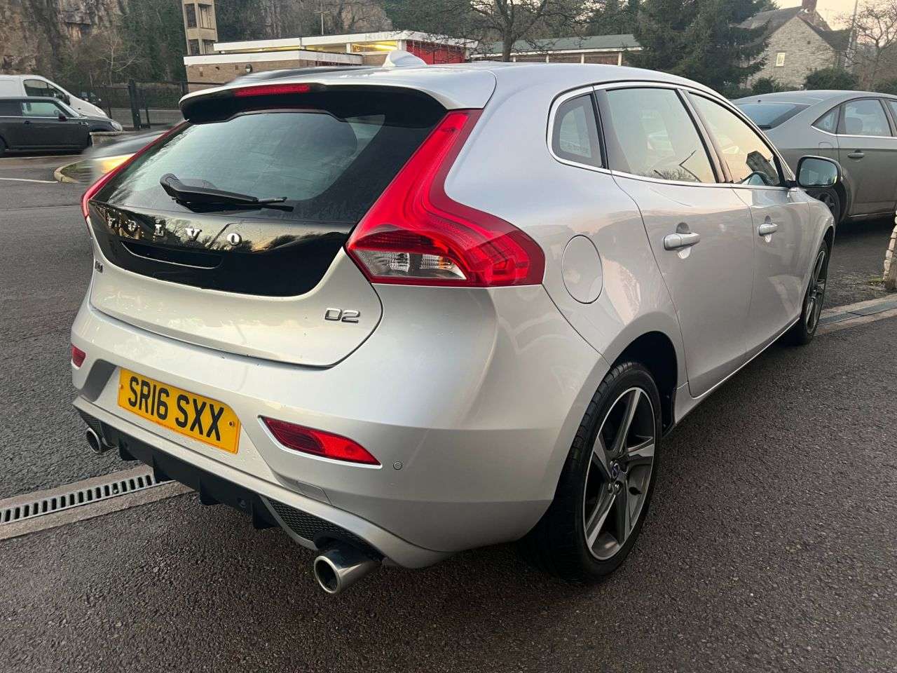 2016 VOLVO V40 2016 VOLVO V40