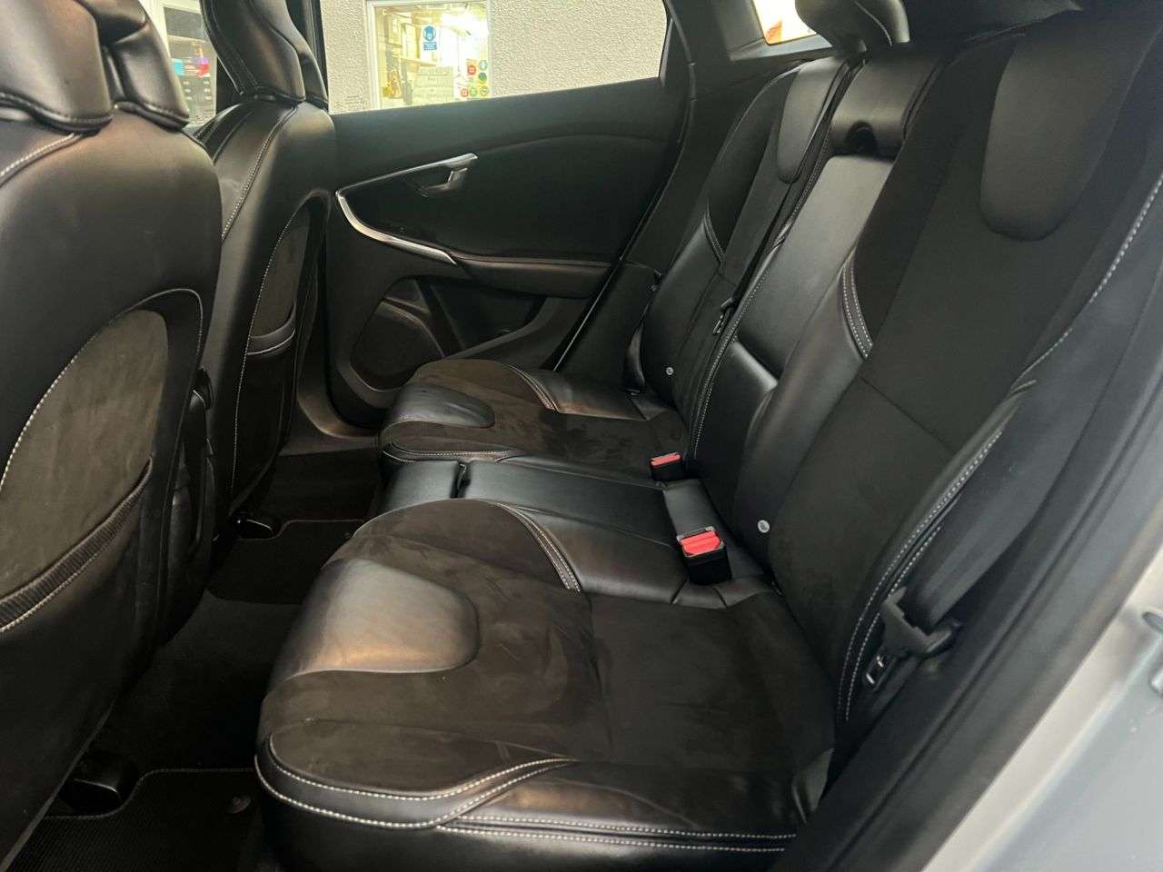 2016 VOLVO V40 2016 VOLVO V40