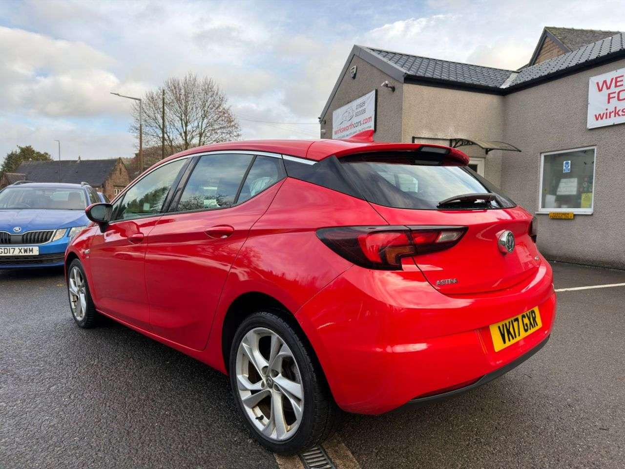 A 2017 VAUXHALL ASTRA 1.6 CDTi SRi Nav Hatch 5dr Diesel Manual Euro 6*FSH*2 FORMER KEEOERS* *FSH* A 2017 VAUXHALL ASTRA 1.6 CDTi SRi Nav Hatch 5dr Diesel Manual Euro 6*FSH*2 FORMER KEEOERS* *FSH*