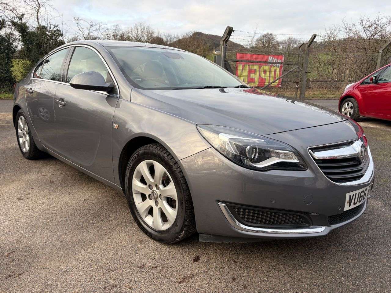 A 2017 VAUXHALL INSIGNIA 1.6 CDTi ecoFLEX Tech Line Hatchback 5dr Diesel Euro 6*HISTORY*£20 R/TAX* * A 2017 VAUXHALL INSIGNIA 1.6 CDTi ecoFLEX Tech Line Hatchback 5dr Diesel Euro 6*HISTORY*£20 R/TAX* *