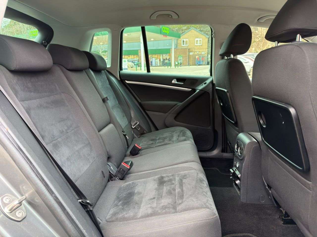 2015 VOLKSWAGEN TIGUAN 2015 VOLKSWAGEN TIGUAN