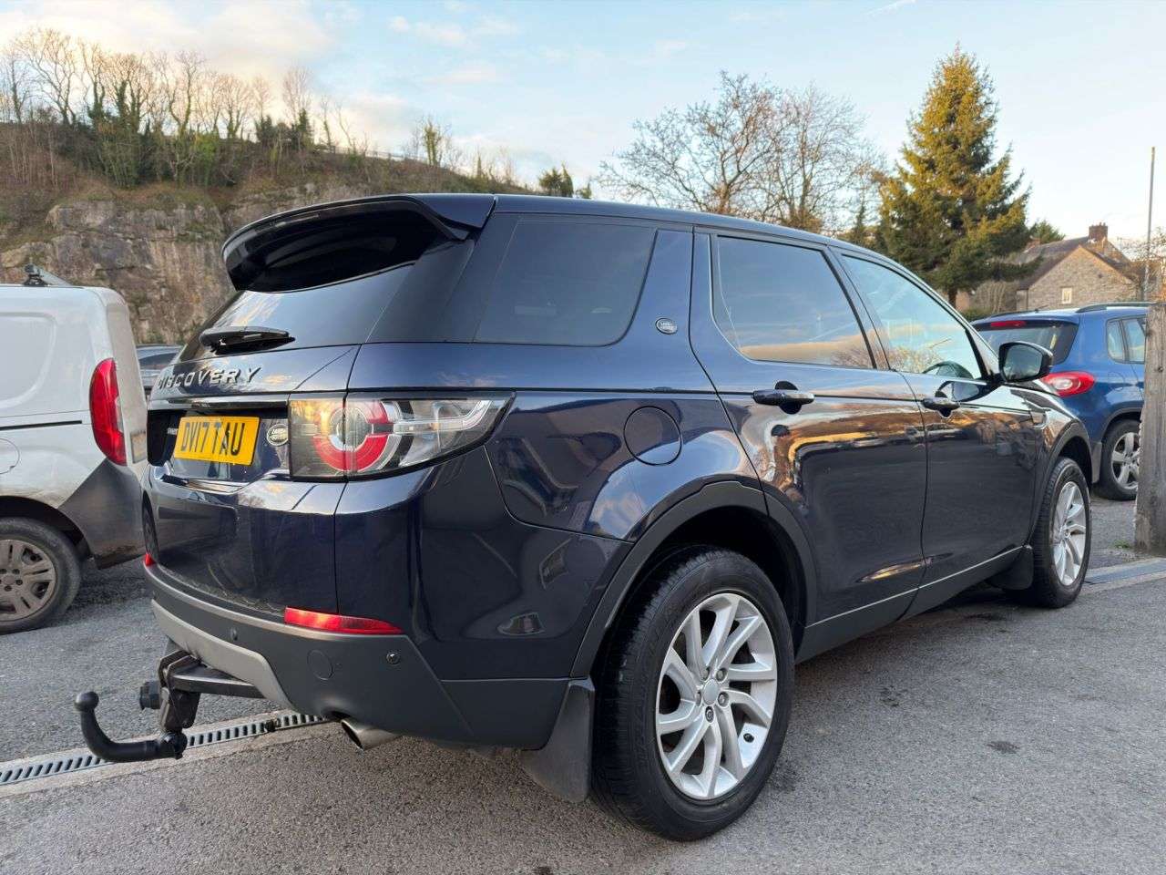 A 2017 LAND ROVER DISCOVERY SPORT 2.0 TD4 SE Tech 5dr Diesel Manual 4WD Euro 6 *FSH*PAN ROOF*7 SEATS* *FSH*7 A 2017 LAND ROVER DISCOVERY SPORT 2.0 TD4 SE Tech 5dr Diesel Manual 4WD Euro 6 *FSH*PAN ROOF*7 SEATS* *FSH*7