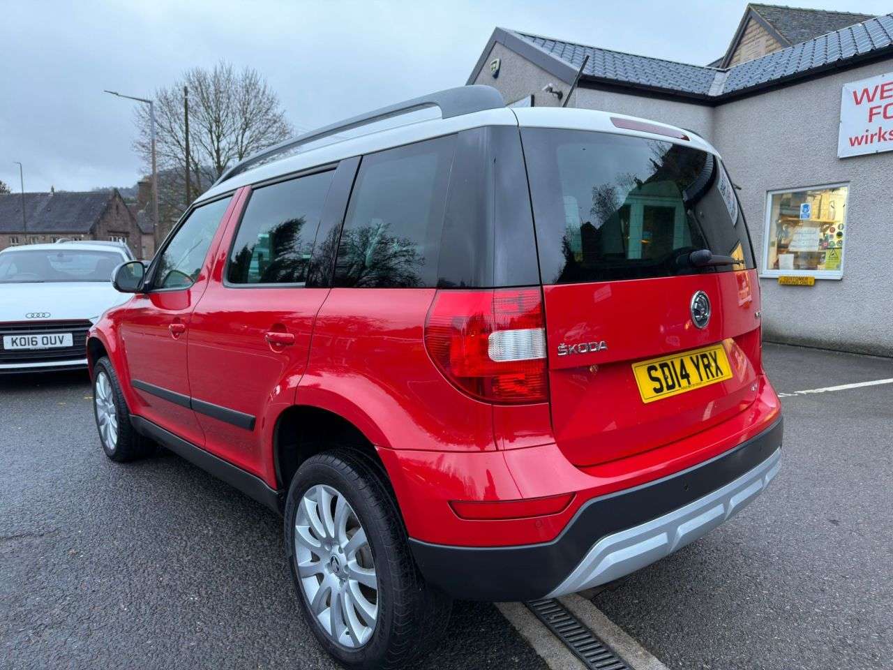 A 2014 SKODA YETI 2.0 TDI SE Outdoor 5dr Diesel Manual 4WD Euro 5*EXCELLENT FSH*1 OWNER* *1 O A 2014 SKODA YETI 2.0 TDI SE Outdoor 5dr Diesel Manual 4WD Euro 5*EXCELLENT FSH*1 OWNER* *1 O