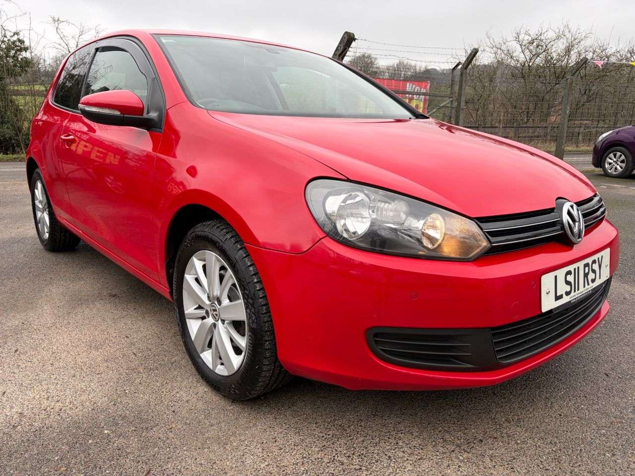 A 2011 VOLKSWAGEN GOLF 1.6 TDI Match Hatchback 3dr Diesel Manual Euro 5 (105 ps) *FSH* 5 WITH VW D A 2011 VOLKSWAGEN GOLF 1.6 TDI Match Hatchback 3dr Diesel Manual Euro 5 (105 ps) *FSH* 5 WITH VW D