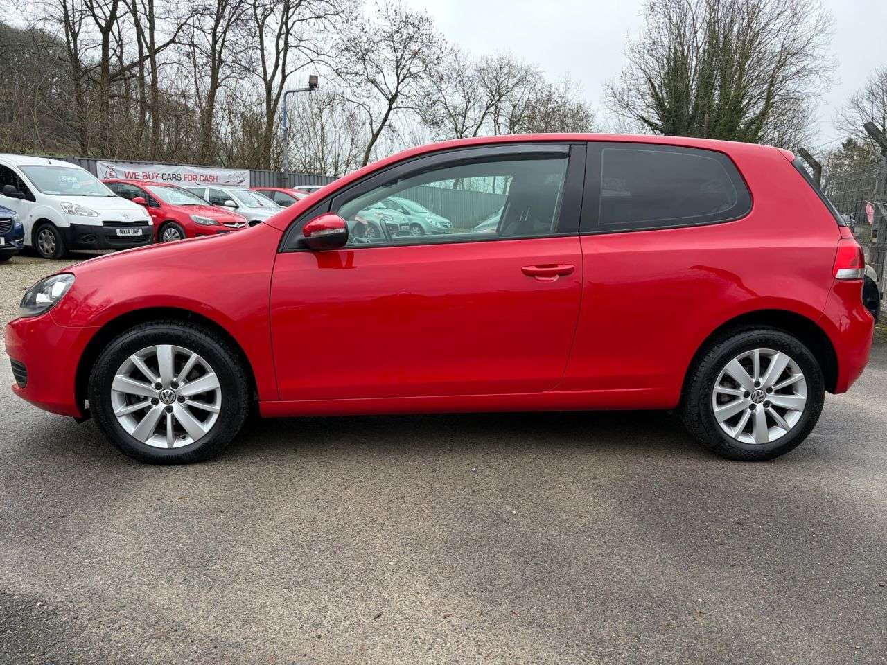 A 2011 VOLKSWAGEN GOLF 1.6 TDI Match Hatchback 3dr Diesel Manual Euro 5 (105 ps) *FSH* 5 WITH VW D A 2011 VOLKSWAGEN GOLF 1.6 TDI Match Hatchback 3dr Diesel Manual Euro 5 (105 ps) *FSH* 5 WITH VW D