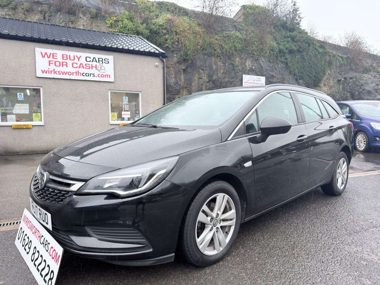 A 2017 VAUXHALL ASTRA 1.6 CDTi ecoFLEX Design Sport Tourer 5dr Diesel Man Euro 6*FSH 10 SERVICES* A 2017 VAUXHALL ASTRA 1.6 CDTi ecoFLEX Design Sport Tourer 5dr Diesel Man Euro 6*FSH 10 SERVICES*