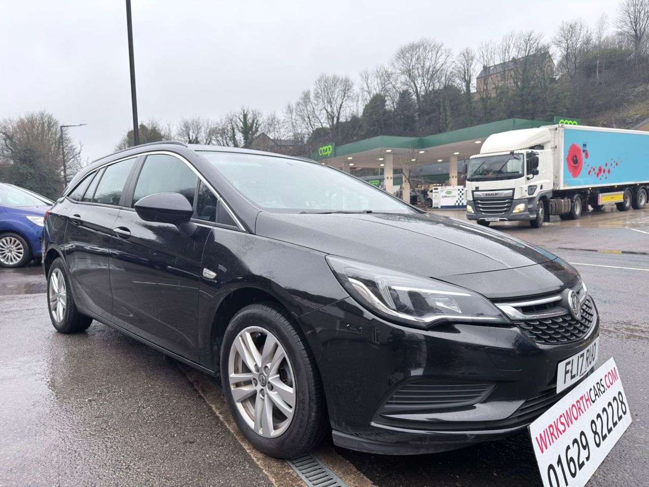 A 2017 VAUXHALL ASTRA 1.6 CDTi ecoFLEX Design Sport Tourer 5dr Diesel Man Euro 6*FSH 10 SERVICES* A 2017 VAUXHALL ASTRA 1.6 CDTi ecoFLEX Design Sport Tourer 5dr Diesel Man Euro 6*FSH 10 SERVICES*