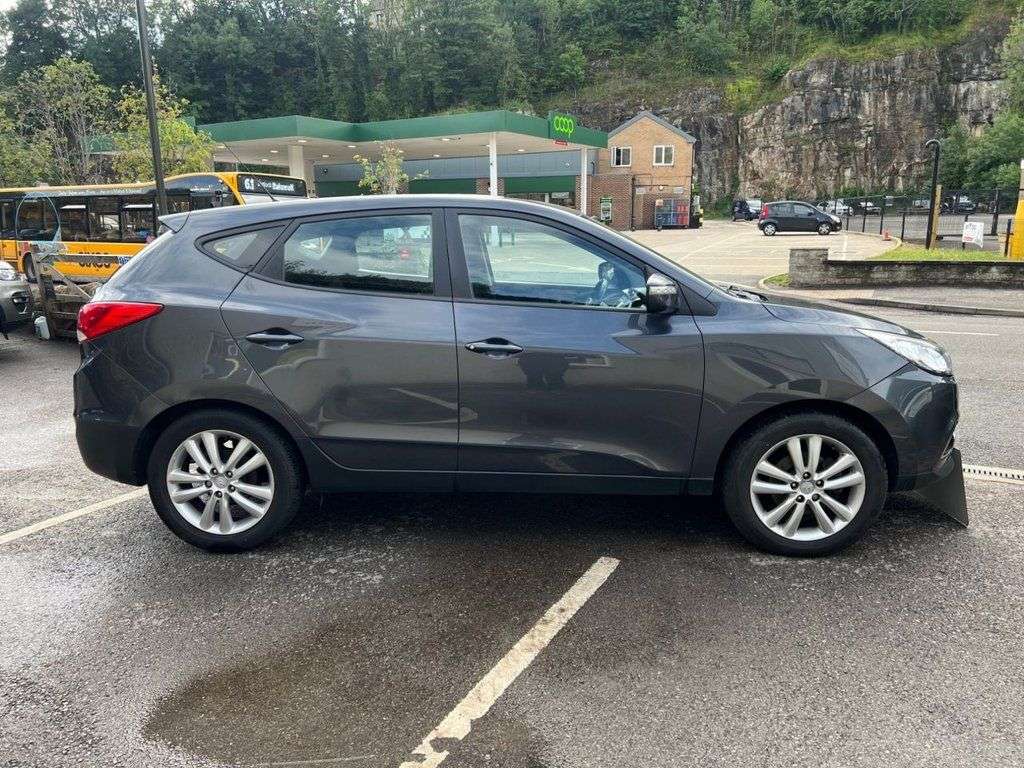 A 2010 HYUNDAI IX35 2.0 CRDi Style SUV 5dr Diesel Manual Euro 5 (134 bhp) PART/X TO CLEAR***FUL A 2010 HYUNDAI IX35 2.0 CRDi Style SUV 5dr Diesel Manual Euro 5 (134 bhp) PART/X TO CLEAR***FUL