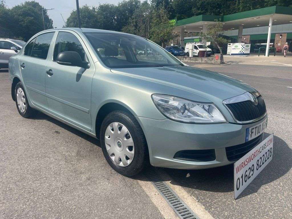 A 2010 SKODA OCTAVIA 1.6 TDI S Hatchback 5dr Diesel Manual**£35 R/TAX*V/LOW MILEAGE*FSH 8 STAMPS A 2010 SKODA OCTAVIA 1.6 TDI S Hatchback 5dr Diesel Manual**£35 R/TAX*V/LOW MILEAGE*FSH 8 STAMPS