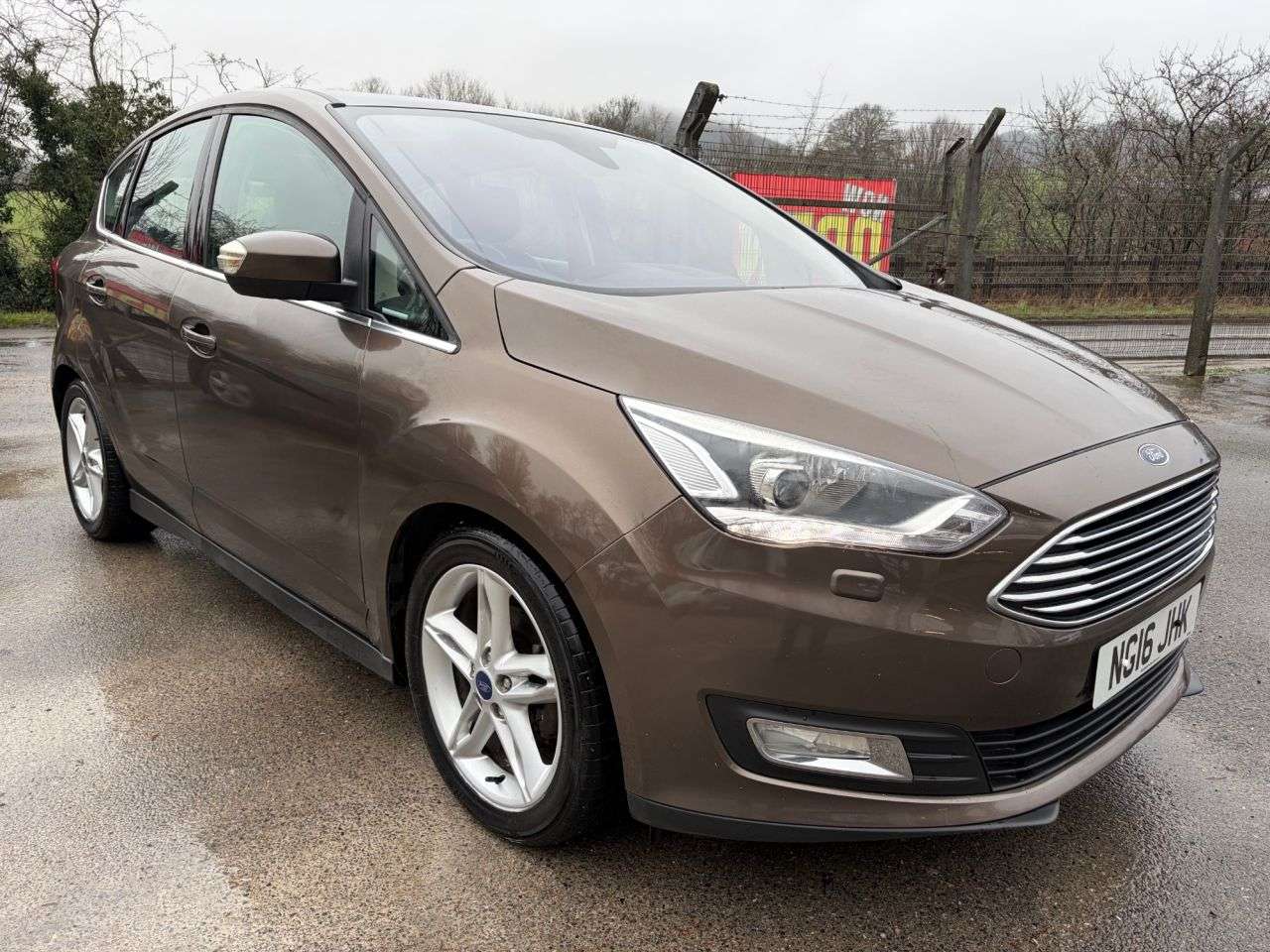 A 2016 FORD C-MAX 1.5 TDCi Titanium X MPV 5dr Diesel Manual Euro 6* F/S/H* PAN ROOF*2 OWNERS* A 2016 FORD C-MAX 1.5 TDCi Titanium X MPV 5dr Diesel Manual Euro 6* F/S/H* PAN ROOF*2 OWNERS*