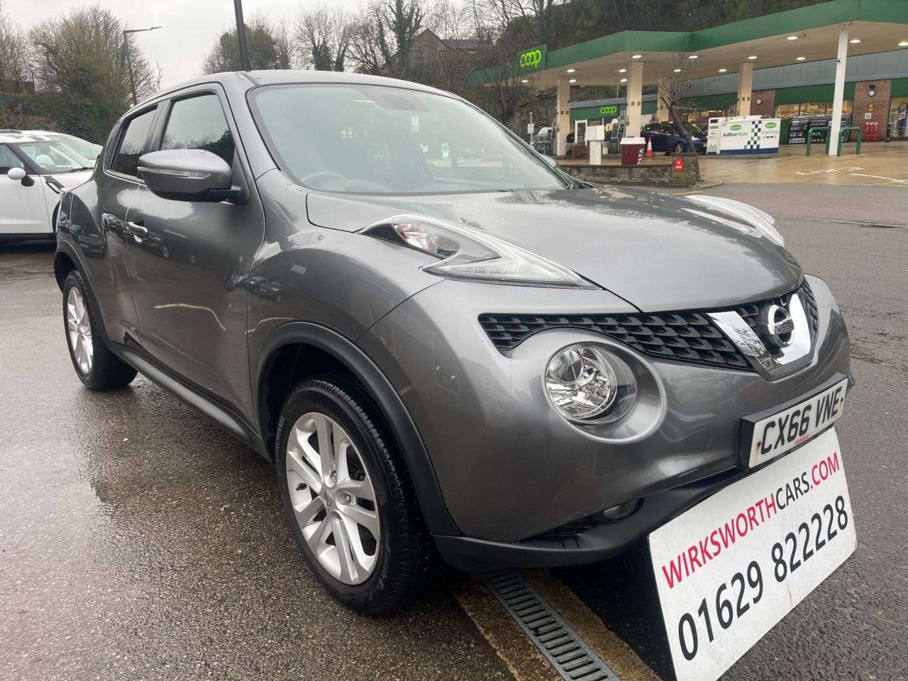 A 2016 NISSAN JUKE 1.2 DIG-T N-Connecta SUV 5dr Petrol Manual Euro 6*ONLY 1 LADY OWNER* *1 LAD A 2016 NISSAN JUKE 1.2 DIG-T N-Connecta SUV 5dr Petrol Manual Euro 6*ONLY 1 LADY OWNER* *1 LAD