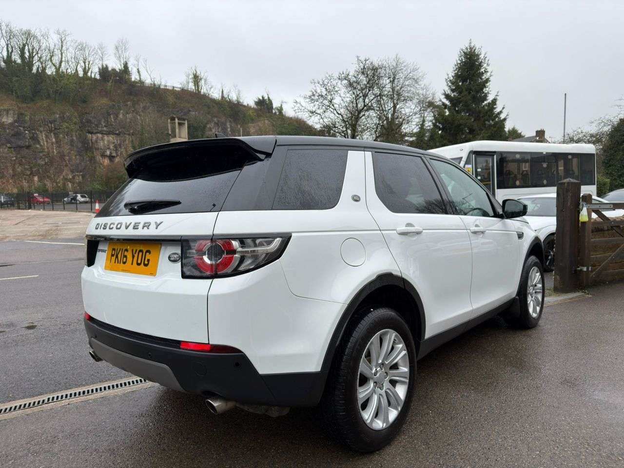 A 2016 LAND ROVER DISCOVERY SPORT 2.0 TD4 SE Tech SUV Diesel Manual 4WD Euro 6*NEW TIMING CHAIN*7 SEATS* *7 S A 2016 LAND ROVER DISCOVERY SPORT 2.0 TD4 SE Tech SUV Diesel Manual 4WD Euro 6*NEW TIMING CHAIN*7 SEATS* *7 S
