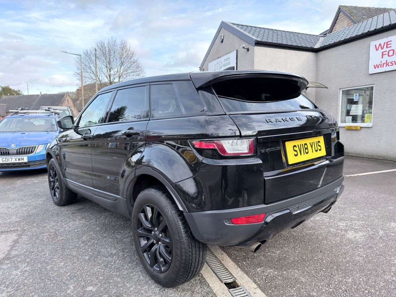 A 2018 LAND ROVER RANGE ROVER EVOQUE 2.0 eD4 SE SUV 5dr Diesel Manual Euro 6 *HISTORY*HEATED LEATHER*2 WD* A 2018 LAND ROVER RANGE ROVER EVOQUE 2.0 eD4 SE SUV 5dr Diesel Manual Euro 6 *HISTORY*HEATED LEATHER*2 WD*