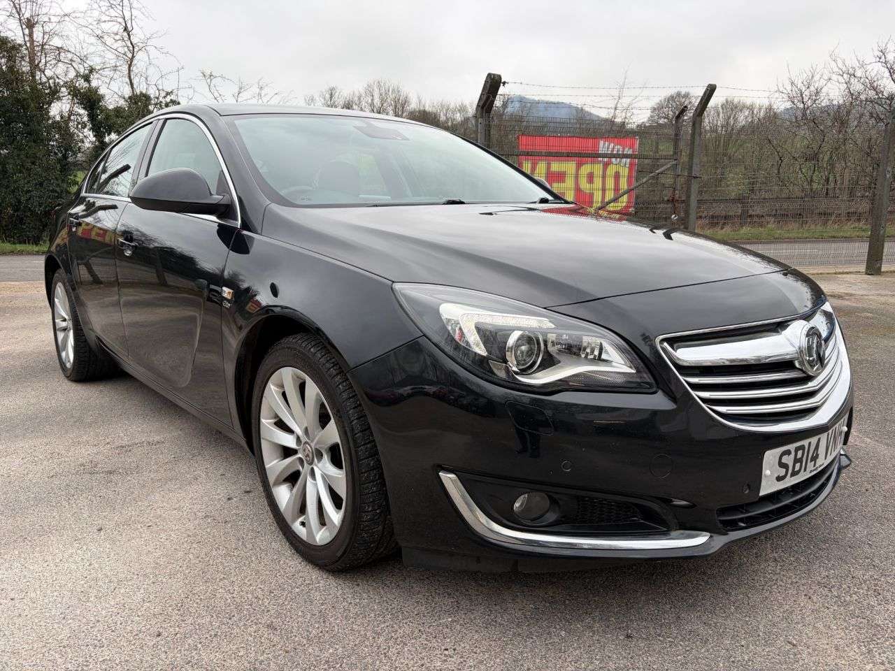 A 2014 VAUXHALL INSIGNIA 2.0 CDTi Elite Nav Hatchback 5dr Diesel Auto Euro 5* FULL SERVICE HISTORY*A A 2014 VAUXHALL INSIGNIA 2.0 CDTi Elite Nav Hatchback 5dr Diesel Auto Euro 5* FULL SERVICE HISTORY*A