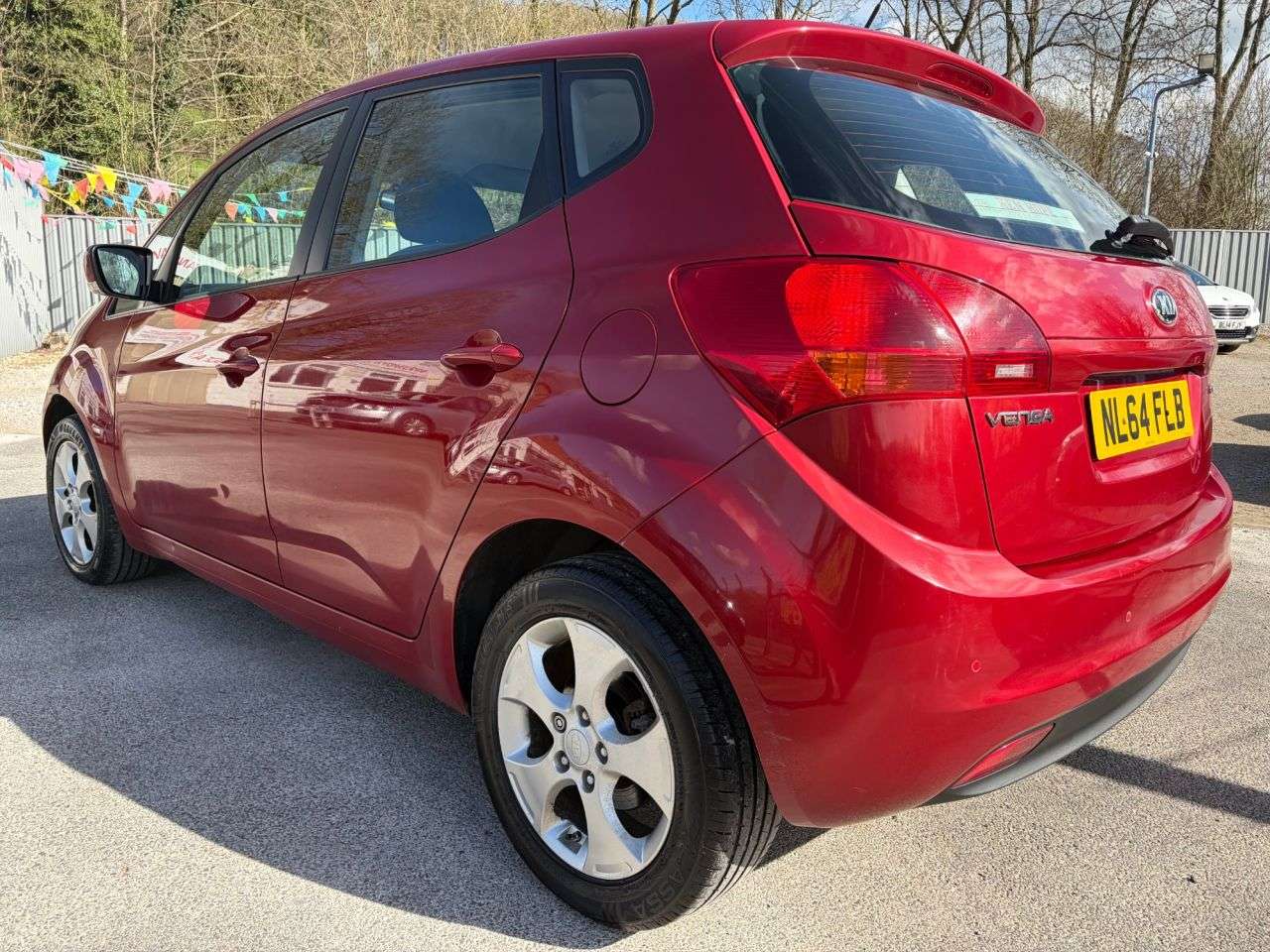 A 2014 KIA VENGA 1.4 CRDi 2 MPV 5dr Diesel Manual Euro 5 * 2 OWNERS FROM NEW, £35 ROAD TAX, A 2014 KIA VENGA 1.4 CRDi 2 MPV 5dr Diesel Manual Euro 5 * 2 OWNERS FROM NEW, £35 ROAD TAX,
