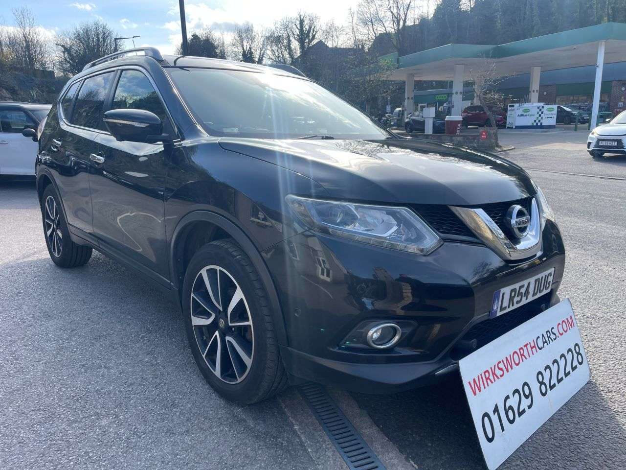 A 2016 NISSAN X-TRAIL 1.6 dCi Tekna SUV 5dr Diesel Manual 4WD Euro 6 (s/s) (130 ps) A 2016 NISSAN X-TRAIL 1.6 dCi Tekna SUV 5dr Diesel Manual 4WD Euro 6 (s/s) (130 ps)