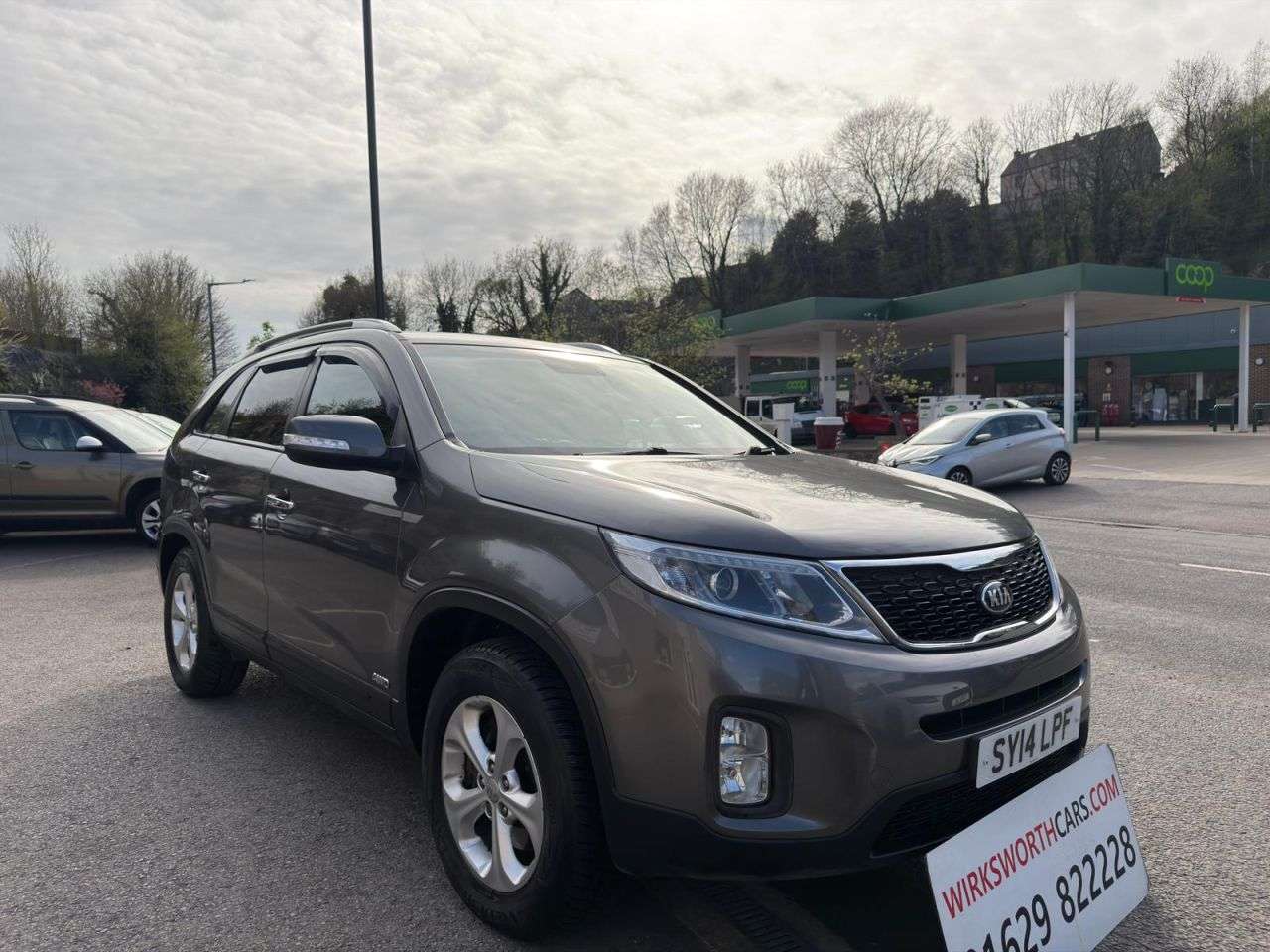 A 2014 KIA SORENTO 2.2 CRDi KX-2 SUV 5dr Diesel Manual AWD Euro 5*FULL SERVICE HISTORY, 11 STA A 2014 KIA SORENTO 2.2 CRDi KX-2 SUV 5dr Diesel Manual AWD Euro 5*FULL SERVICE HISTORY, 11 STA