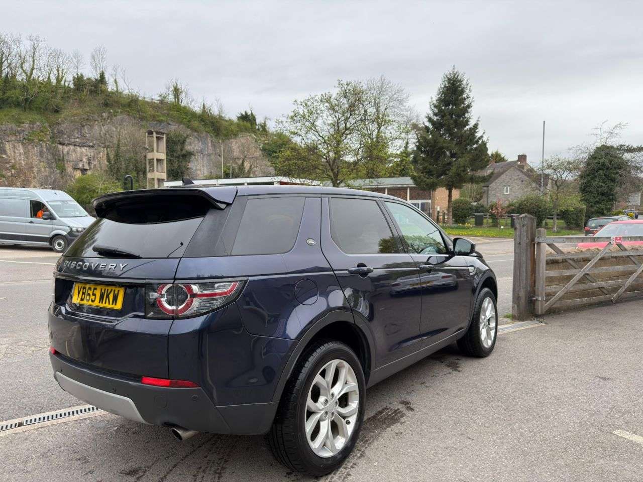 A 2016 LAND ROVER DISCOVERY SPORT 2.0 TD4 HSE 5dr Diesel Auto 4WD Euro 6*FSH*7 LEATHER SEATS*PANORAMIC* A 2016 LAND ROVER DISCOVERY SPORT 2.0 TD4 HSE 5dr Diesel Auto 4WD Euro 6*FSH*7 LEATHER SEATS*PANORAMIC*