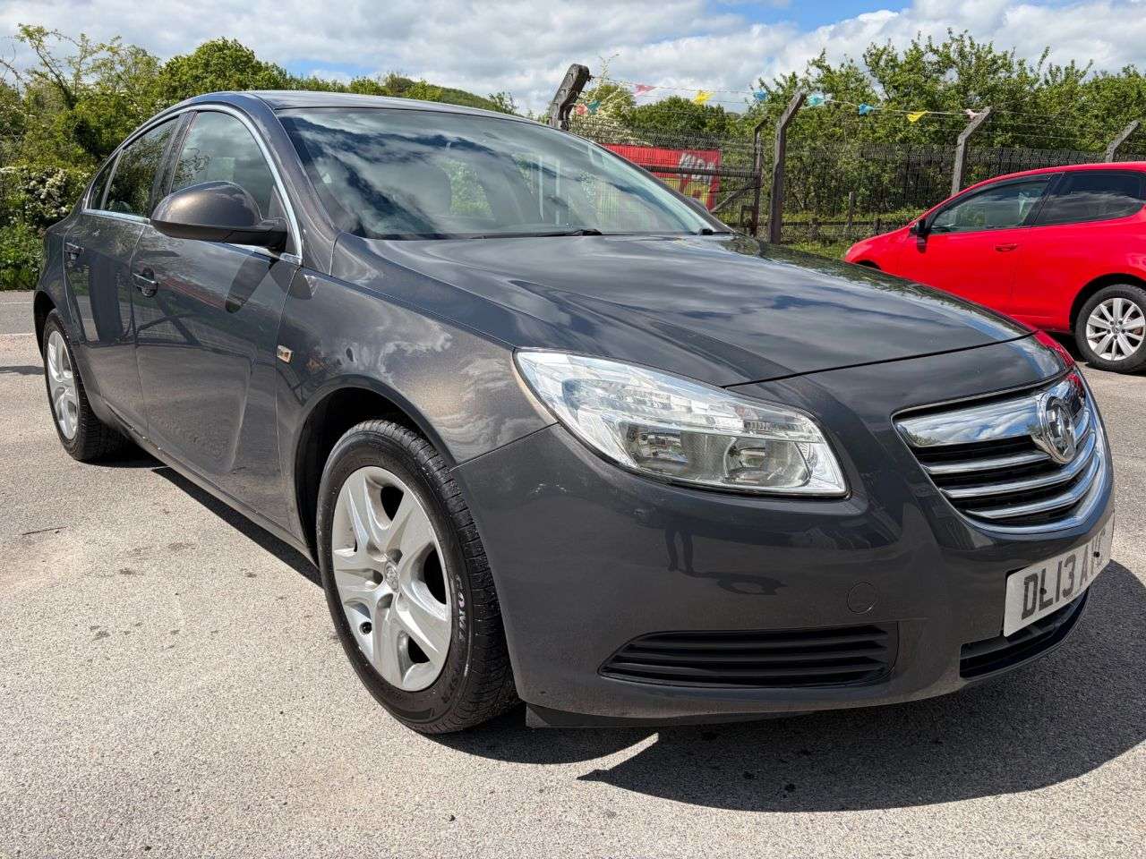 A 2013 VAUXHALL INSIGNIA 1.8 16V Exclusiv Hatchback 5dr Petrol Manual Euro 5 * 8 SERVICE STAMPS, 2 K A 2013 VAUXHALL INSIGNIA 1.8 16V Exclusiv Hatchback 5dr Petrol Manual Euro 5 * 8 SERVICE STAMPS, 2 K