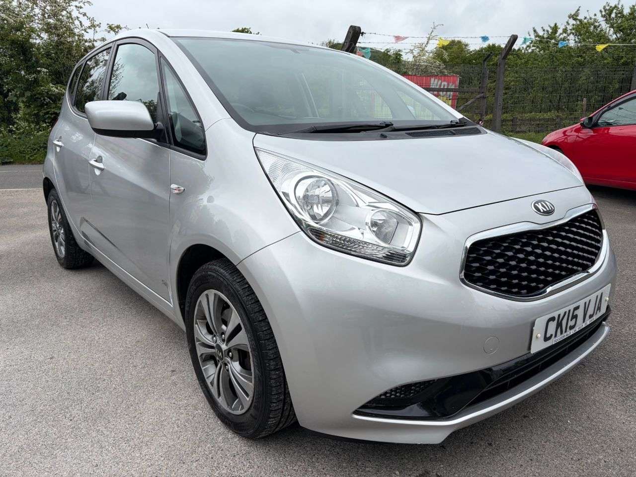 A 2015 KIA VENGA 1.4 CRDi SR7 MPV 5dr Diesel Manual Euro 5 *REAR PARKING SENSORS, CD, USB BT A 2015 KIA VENGA 1.4 CRDi SR7 MPV 5dr Diesel Manual Euro 5 *REAR PARKING SENSORS, CD, USB BT