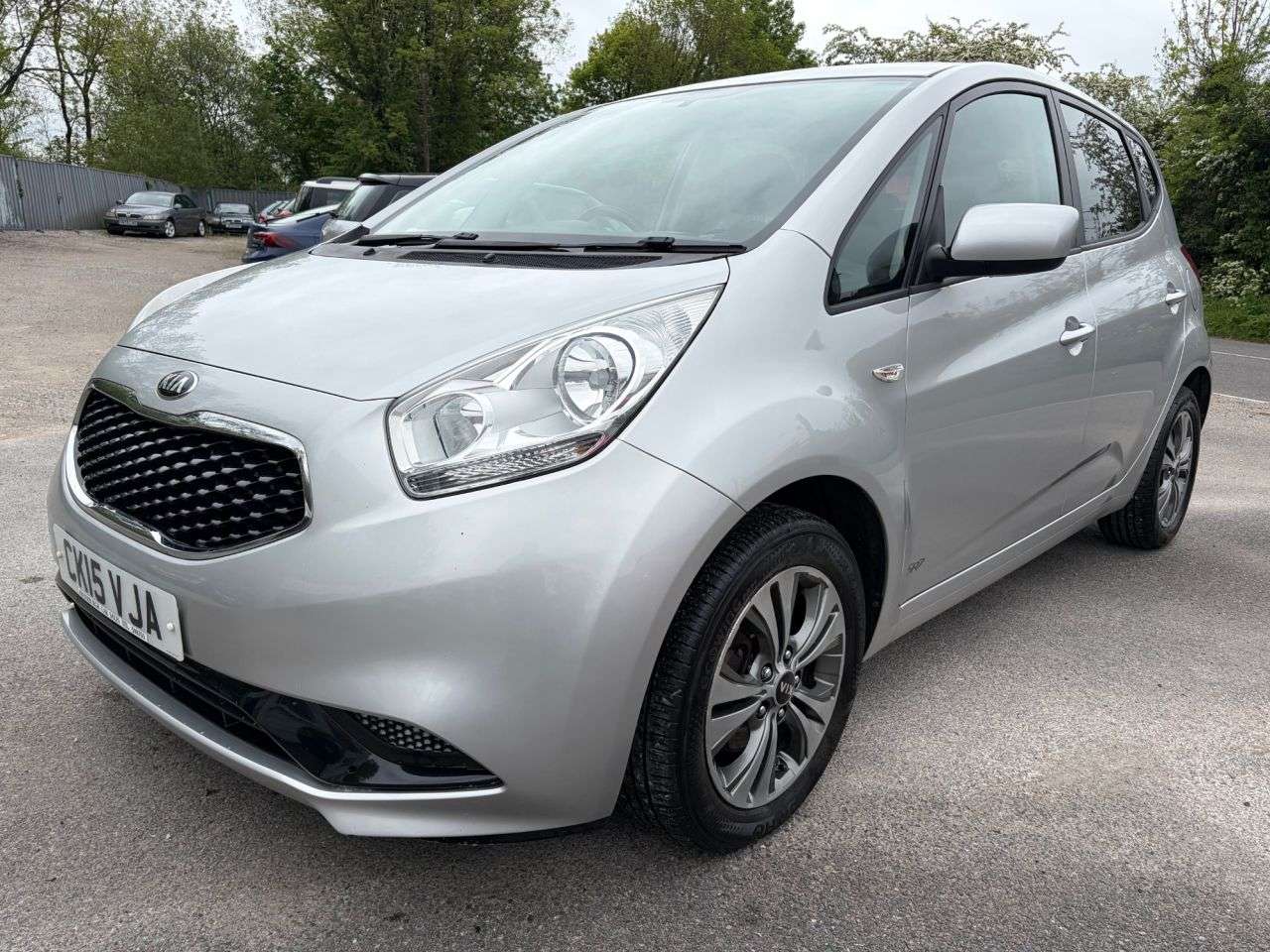 A 2015 KIA VENGA 1.4 CRDi SR7 MPV 5dr Diesel Manual Euro 5 *REAR PARKING SENSORS, CD, USB BT A 2015 KIA VENGA 1.4 CRDi SR7 MPV 5dr Diesel Manual Euro 5 *REAR PARKING SENSORS, CD, USB BT