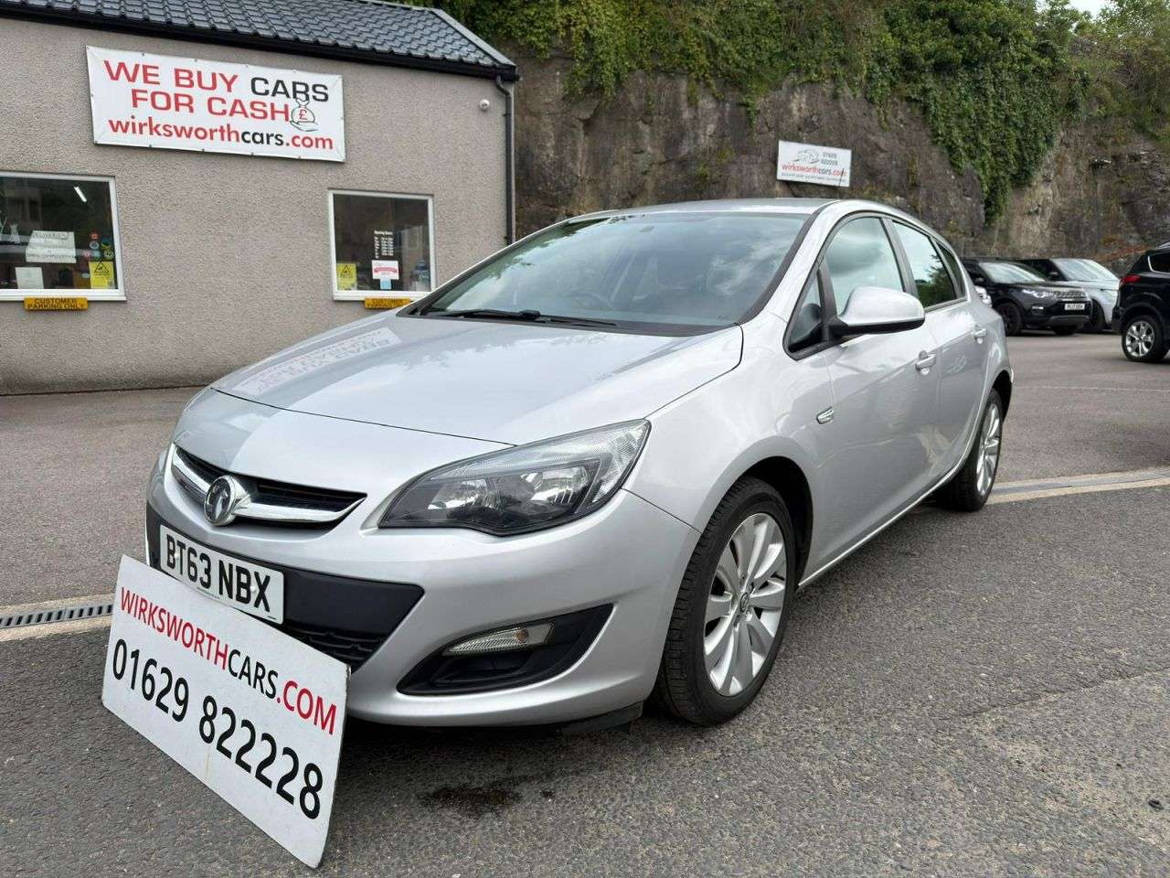 A 2013 VAUXHALL ASTRA 1.6 16v Exclusiv Hatchback 5dr Petrol Manual Euro 5 * 8 SERVICE STAMPS, 2 K A 2013 VAUXHALL ASTRA 1.6 16v Exclusiv Hatchback 5dr Petrol Manual Euro 5 * 8 SERVICE STAMPS, 2 K